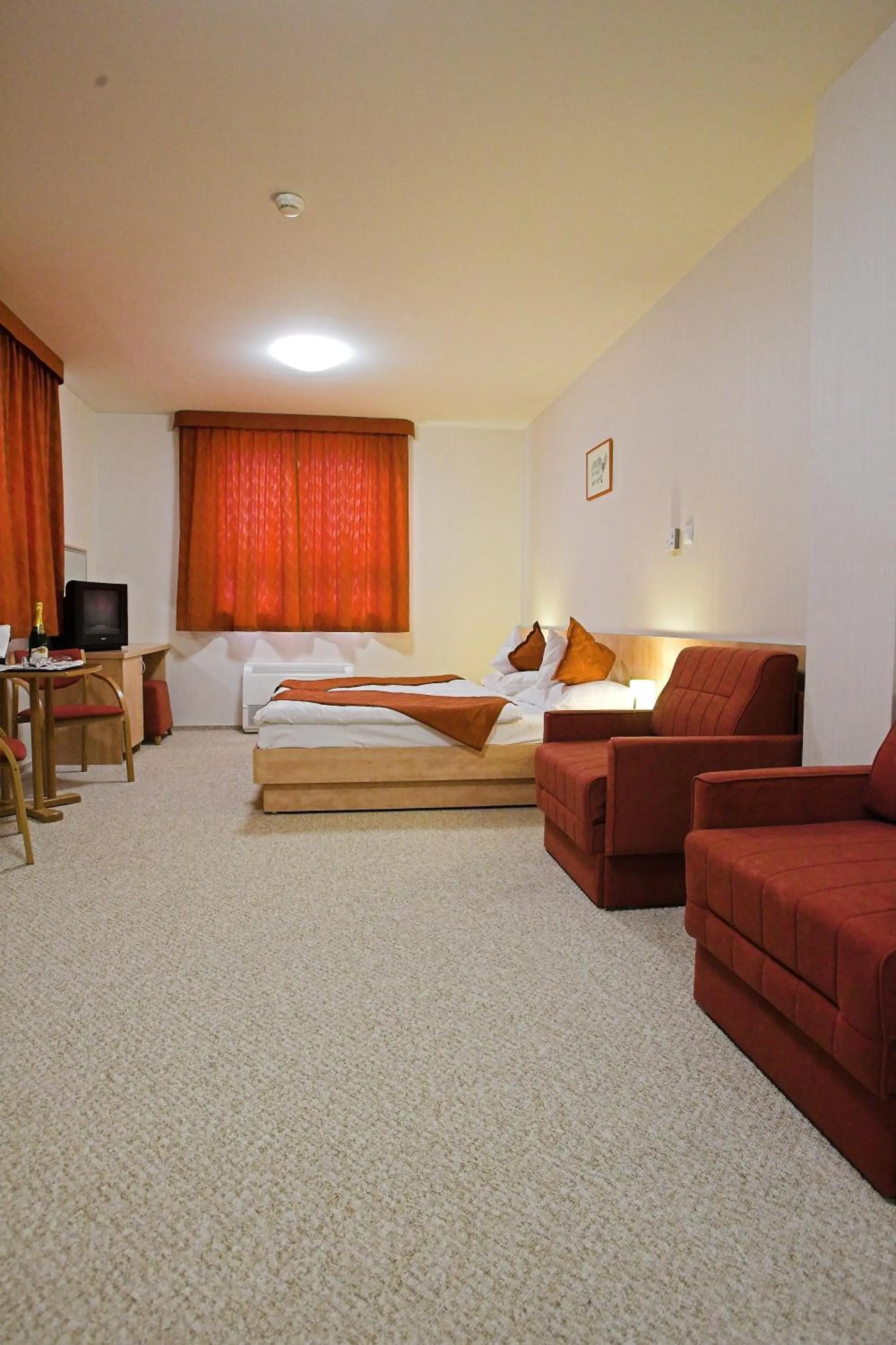 Photo of the whole room, Bed in Völgyikút Ház