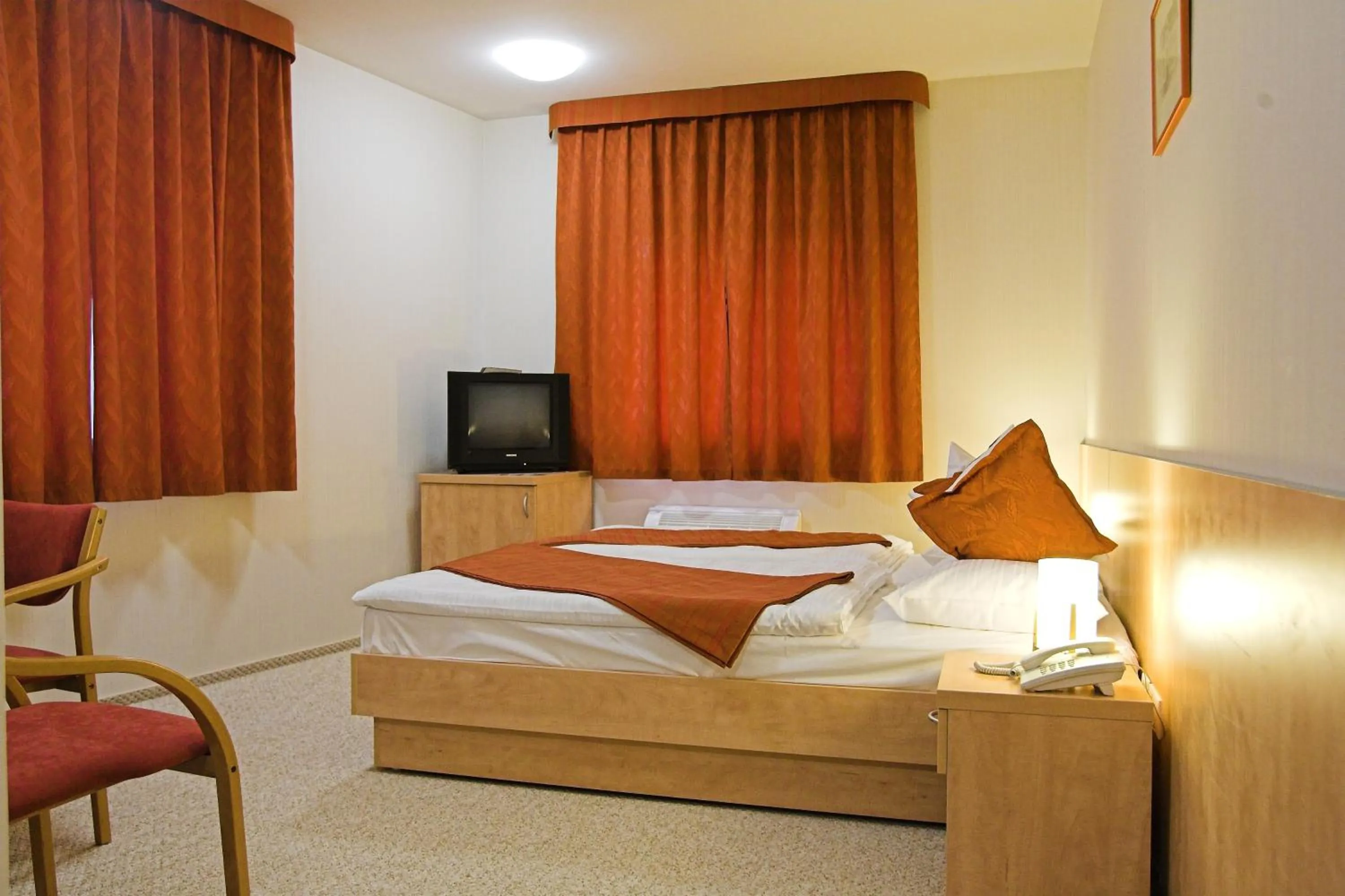 Photo of the whole room, Bed in Völgyikút Ház