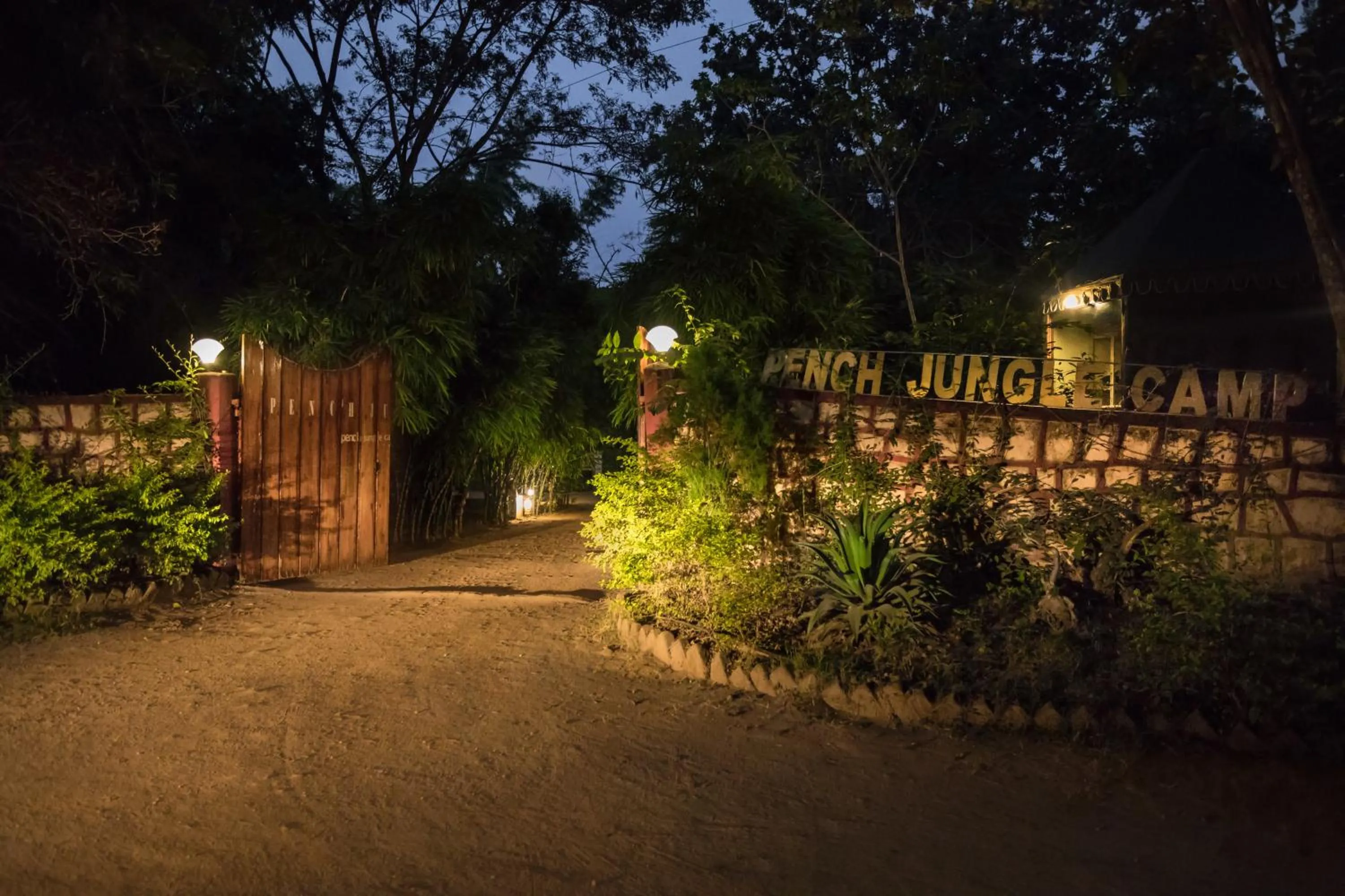 Facade/entrance in Pench Jungle Camp