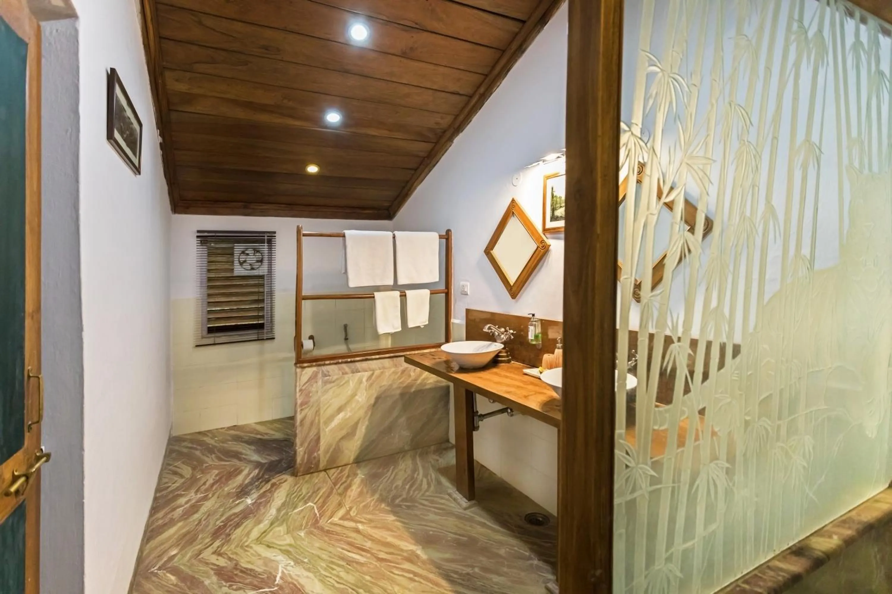 Bathroom in Pench Jungle Camp
