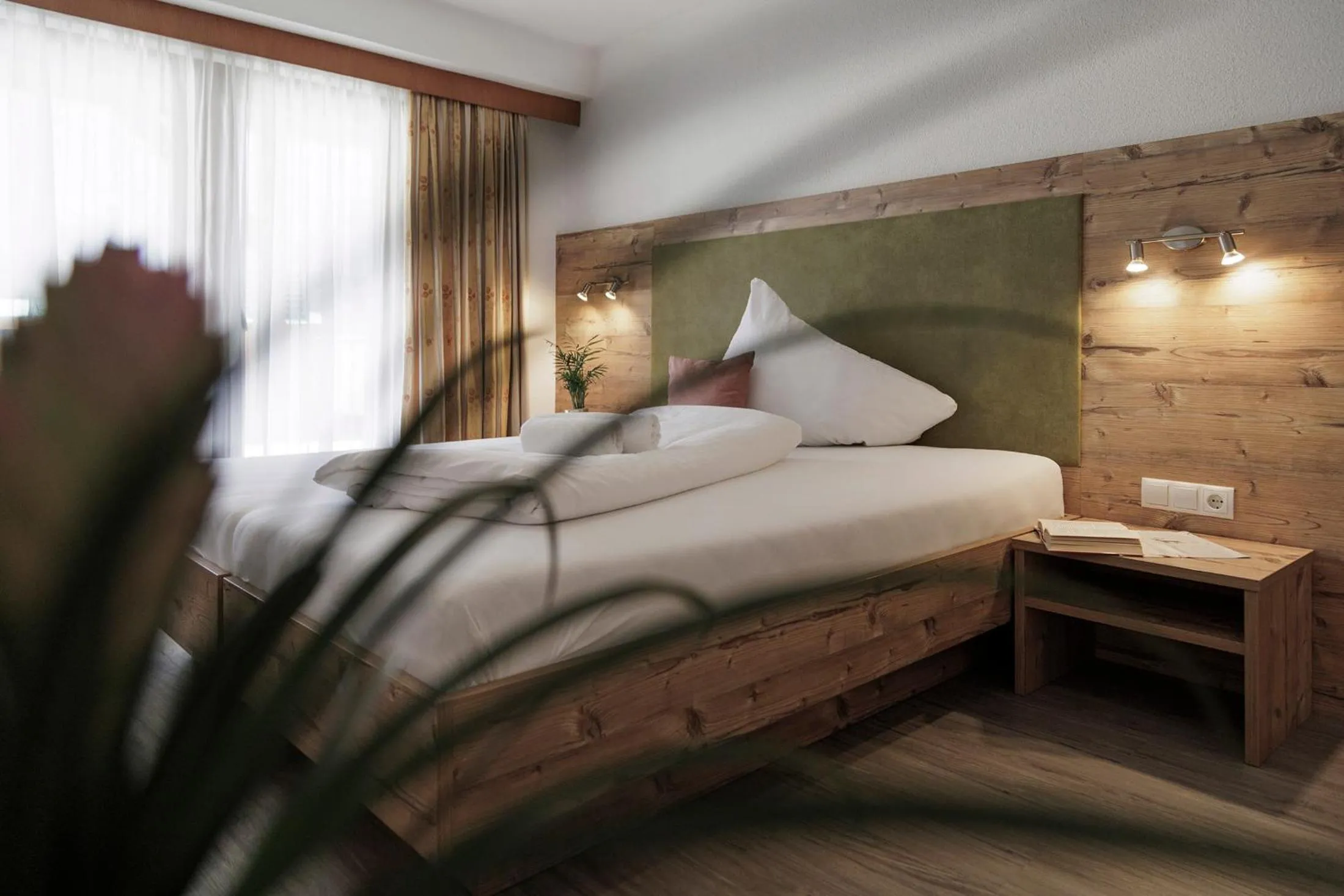 Bedroom, Bed in Hotel Neuwirt