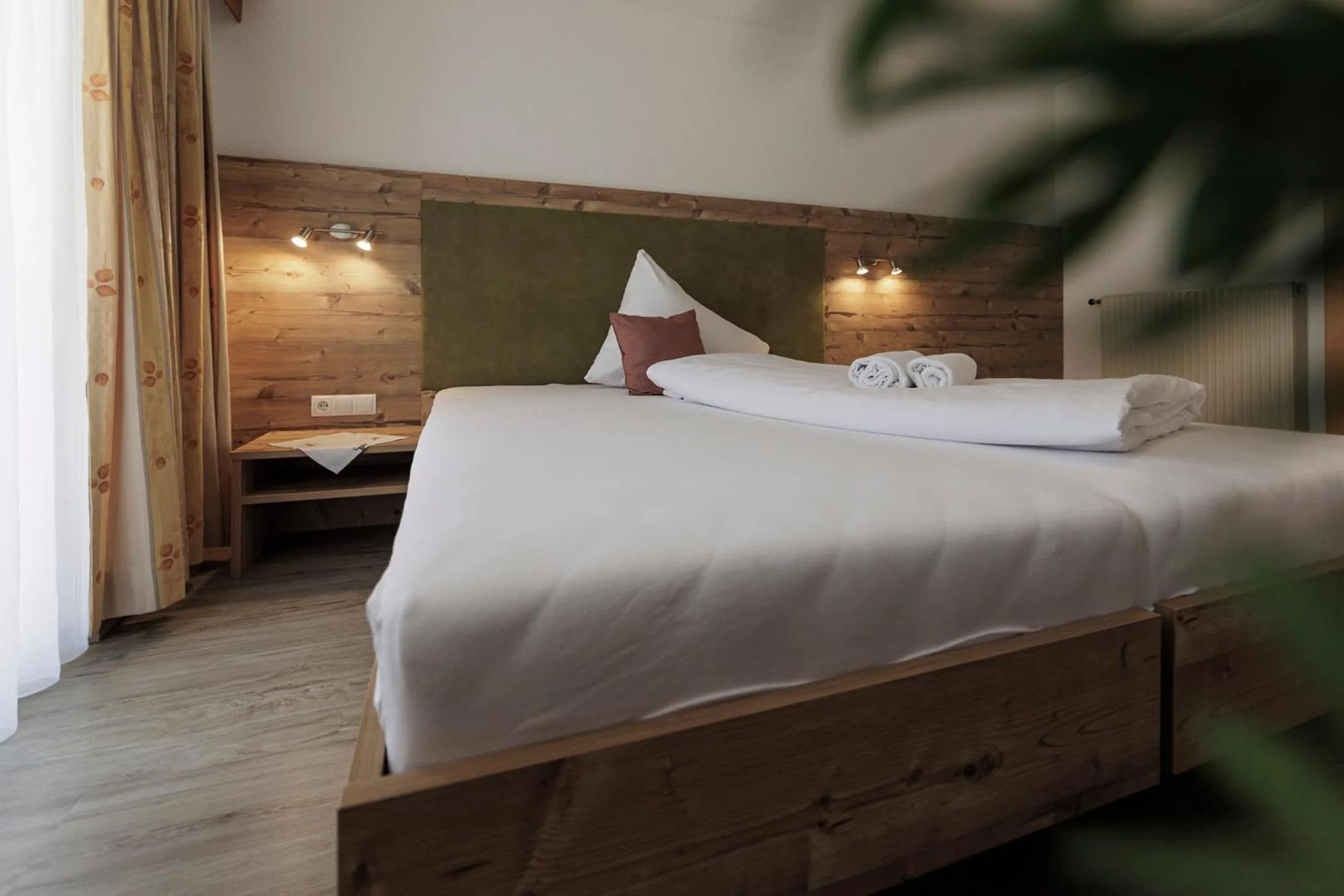 Bedroom, Bed in Hotel Neuwirt