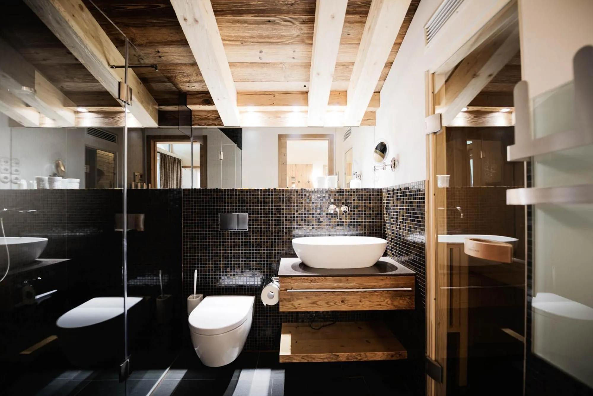 Toilet in Galzig Lodge