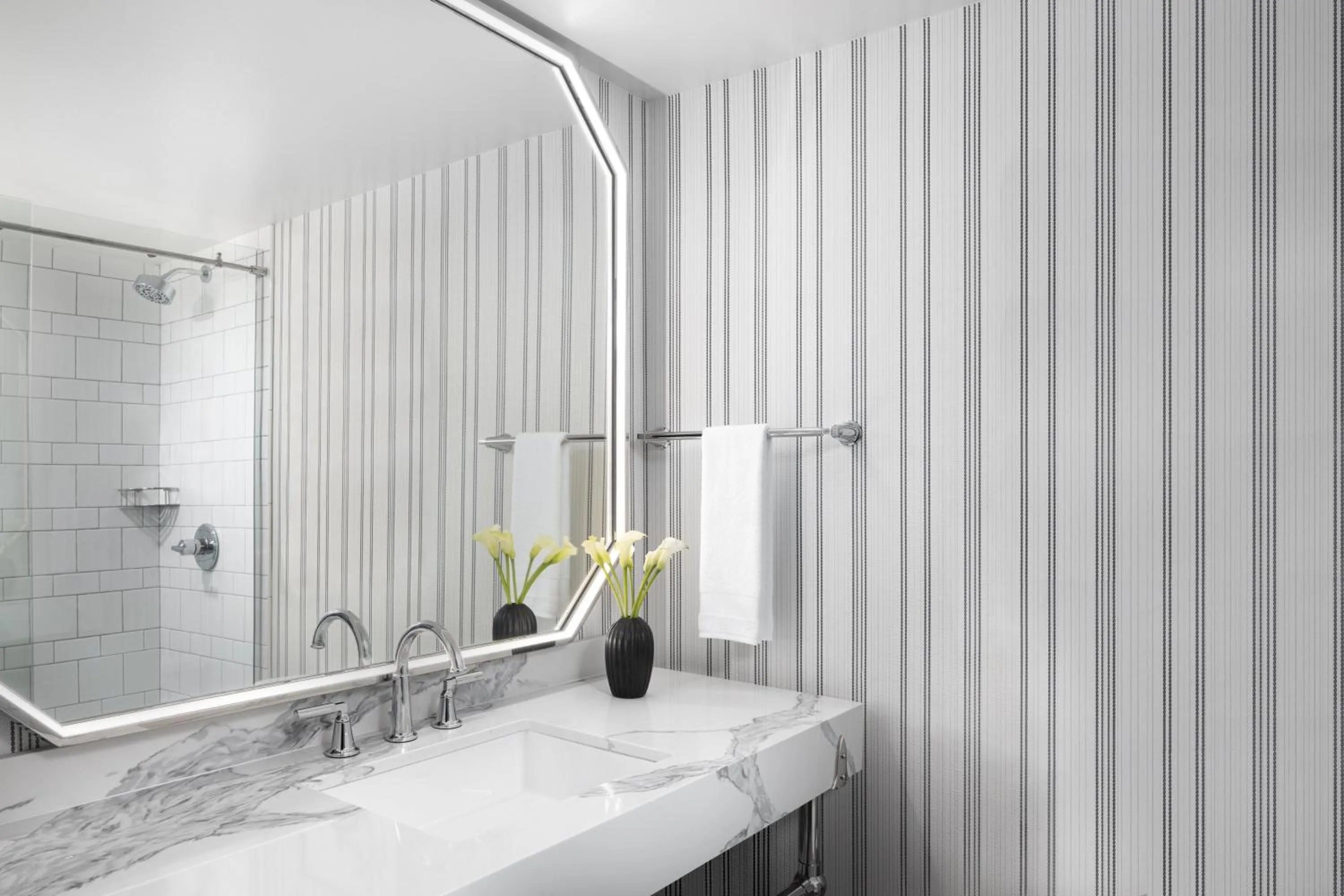 Bathroom in Omni Charlottesville Hotel