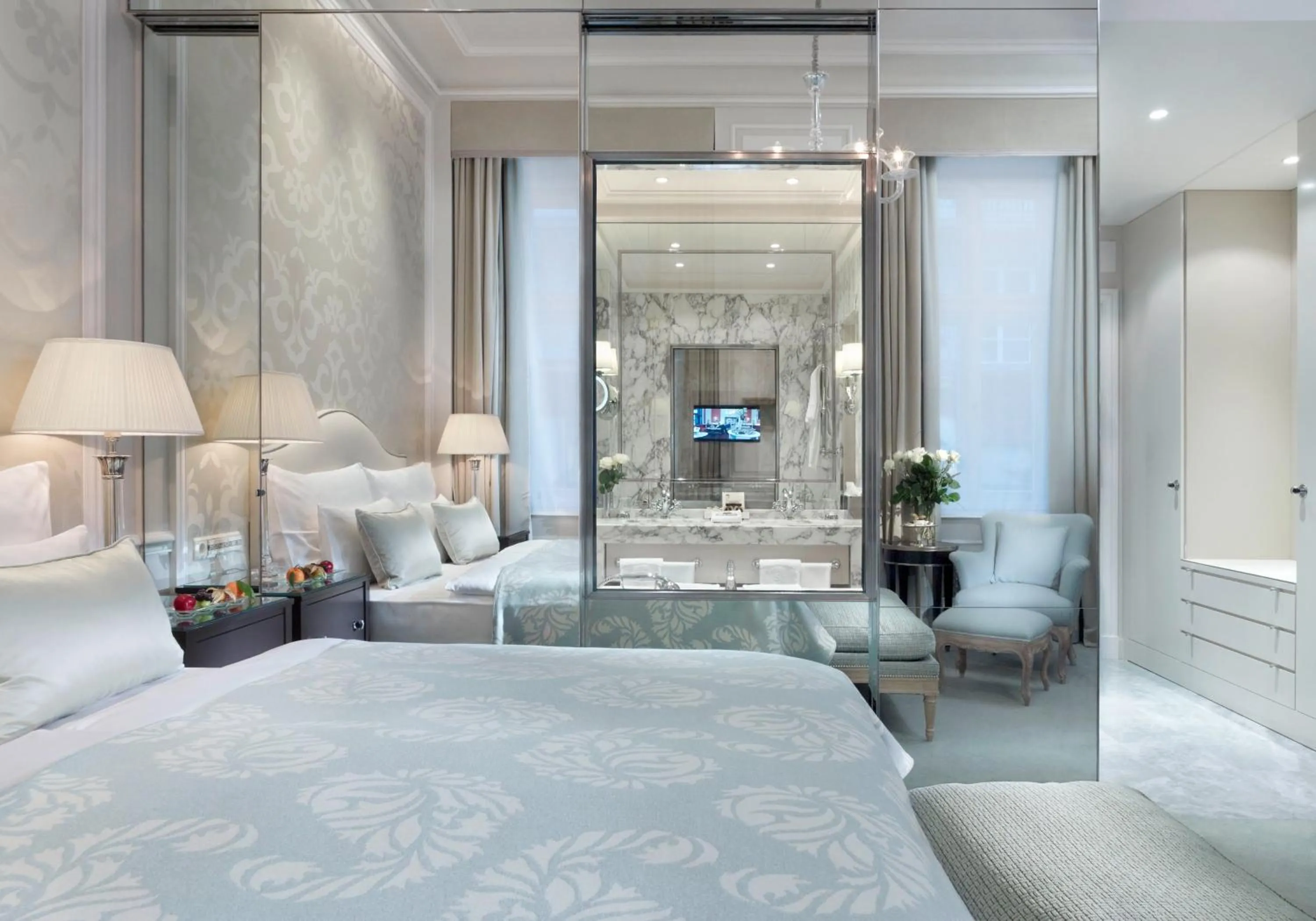 Photo of the whole room, Bed in Hotel Sacher Wien