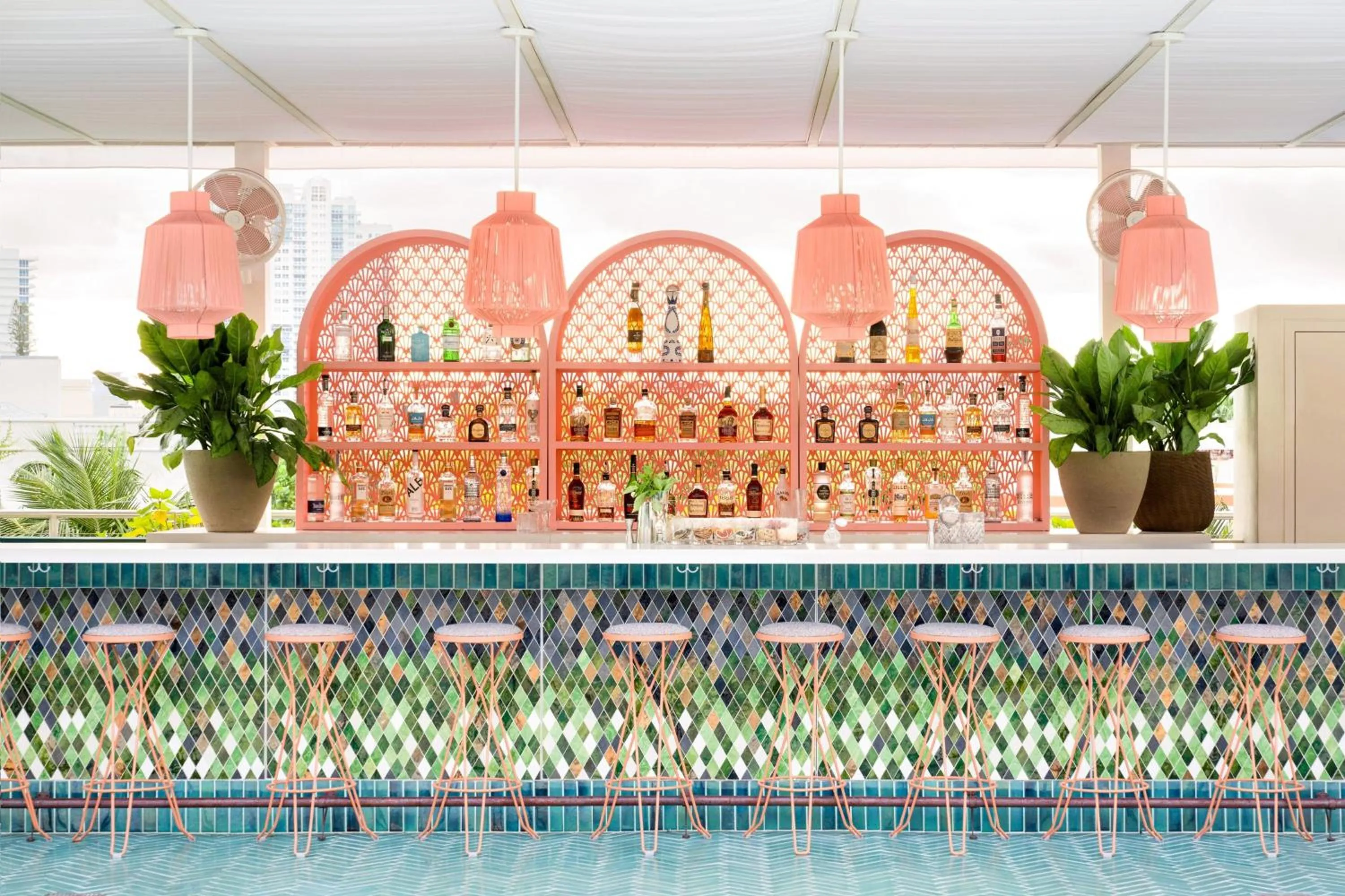 Lounge or bar in The Goodtime Hotel, Miami Beach a Tribute Portfolio Hotel