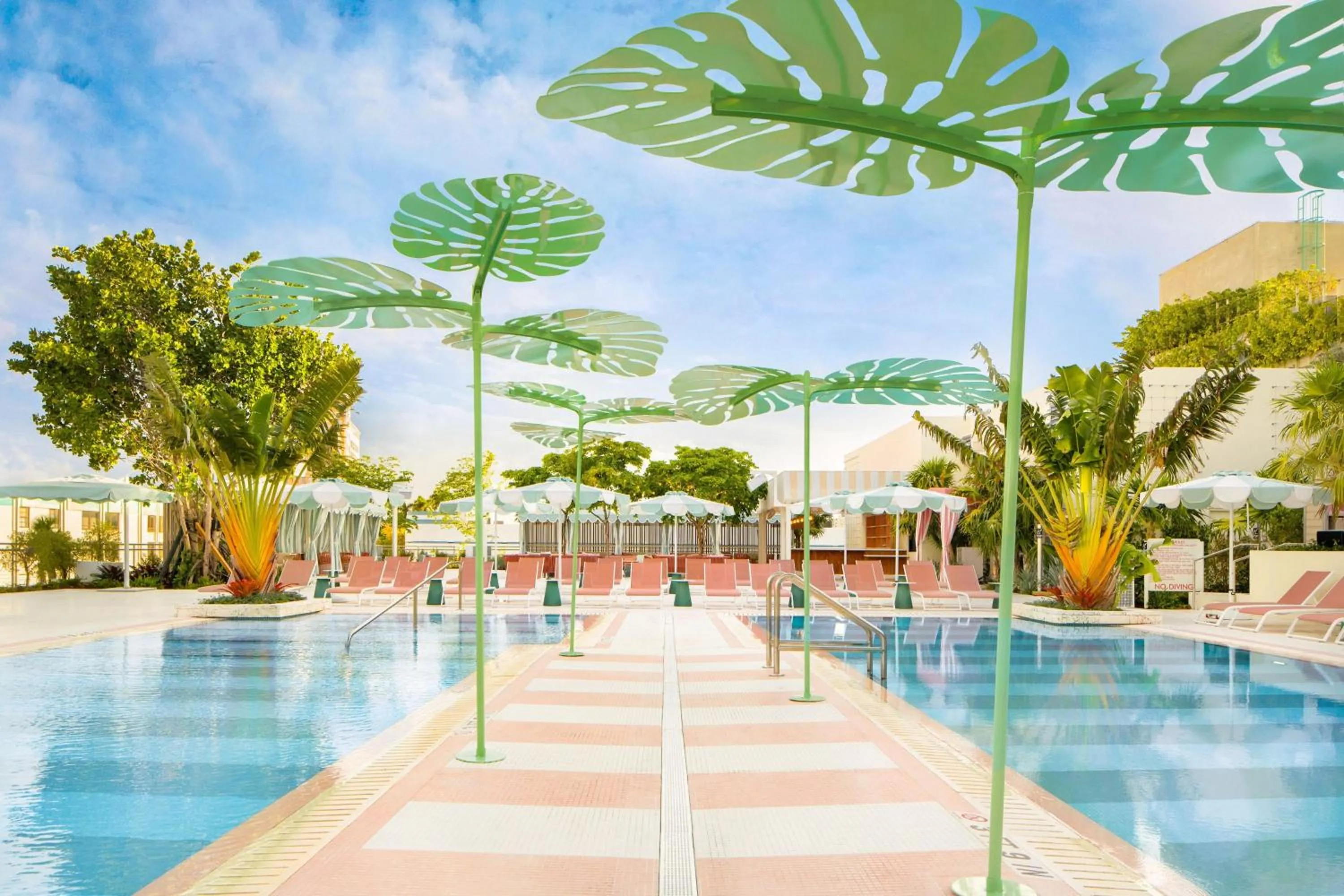Swimming pool in The Goodtime Hotel, Miami Beach a Tribute Portfolio Hotel