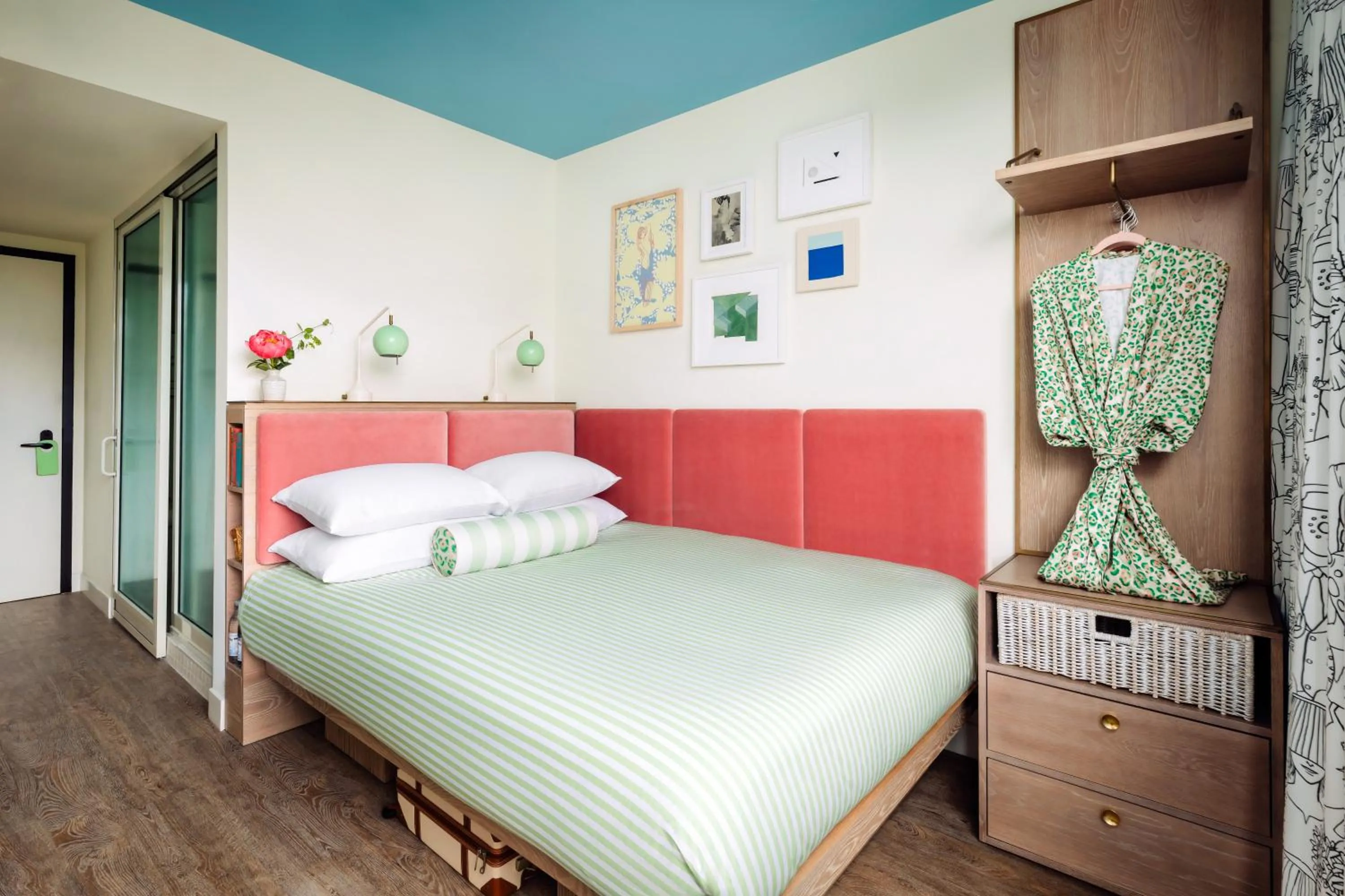 Bed in The Goodtime Hotel, Miami Beach a Tribute Portfolio Hotel