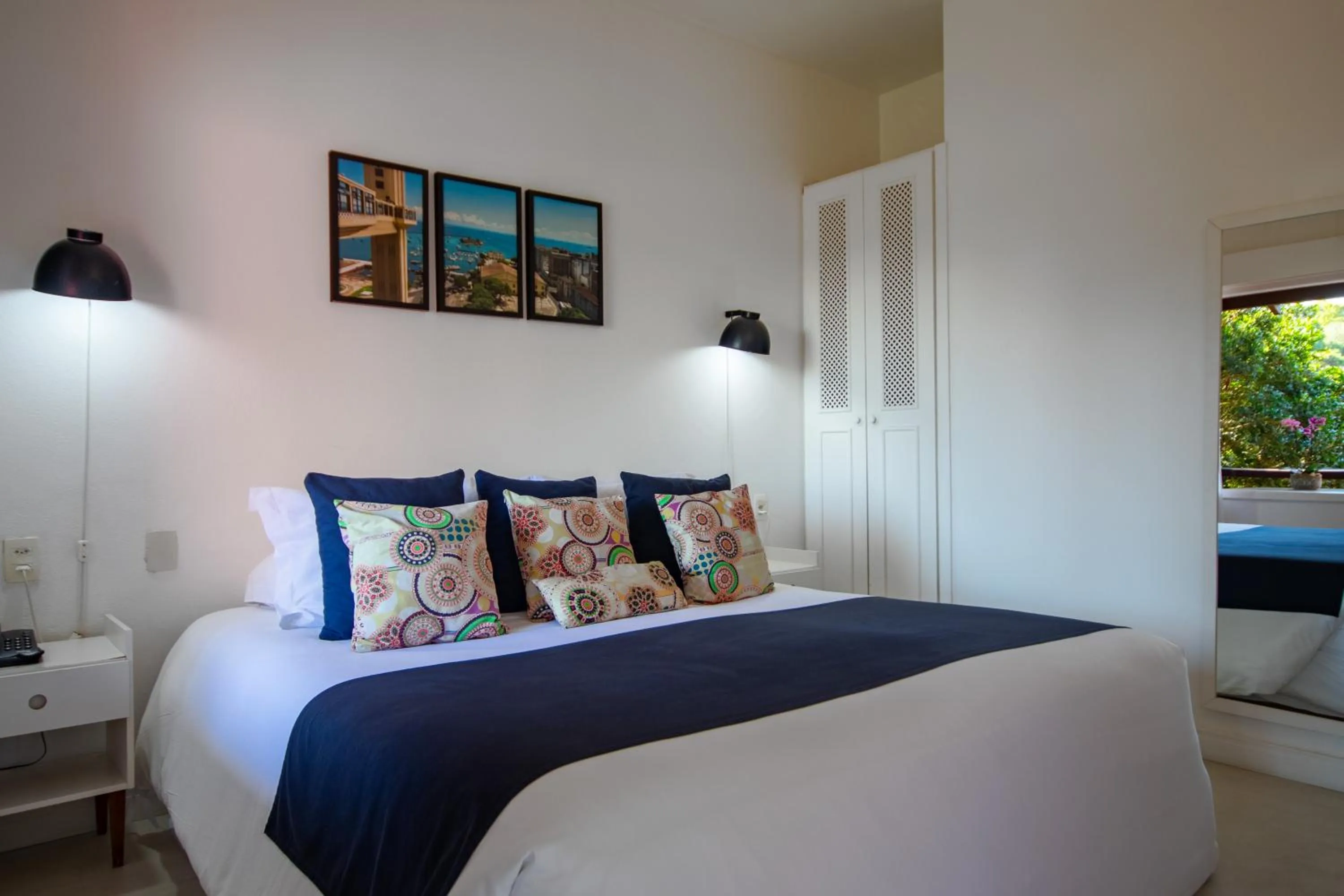 Bedroom, Bed in Jubarte Hotel by Insólito