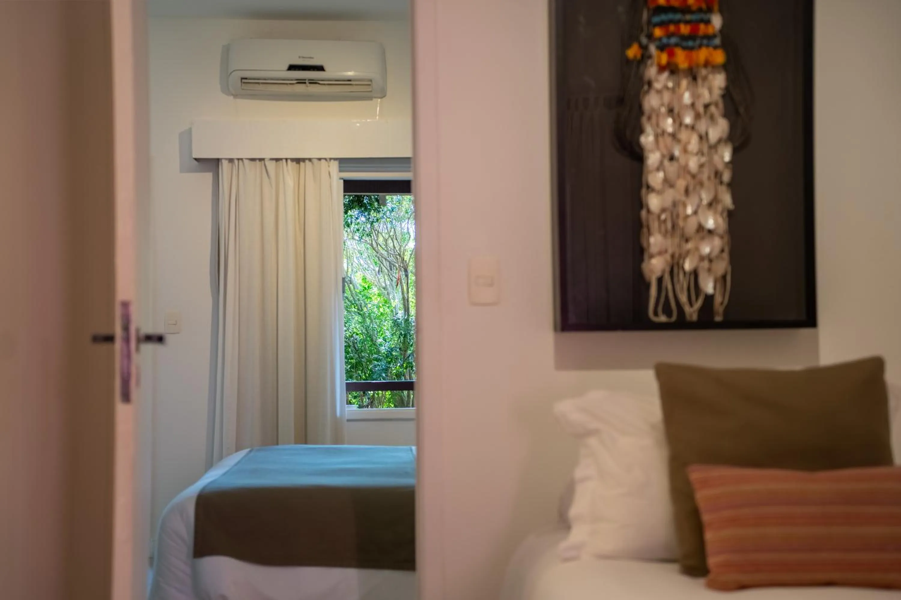 Bedroom, Bed in Jubarte Hotel by Insólito