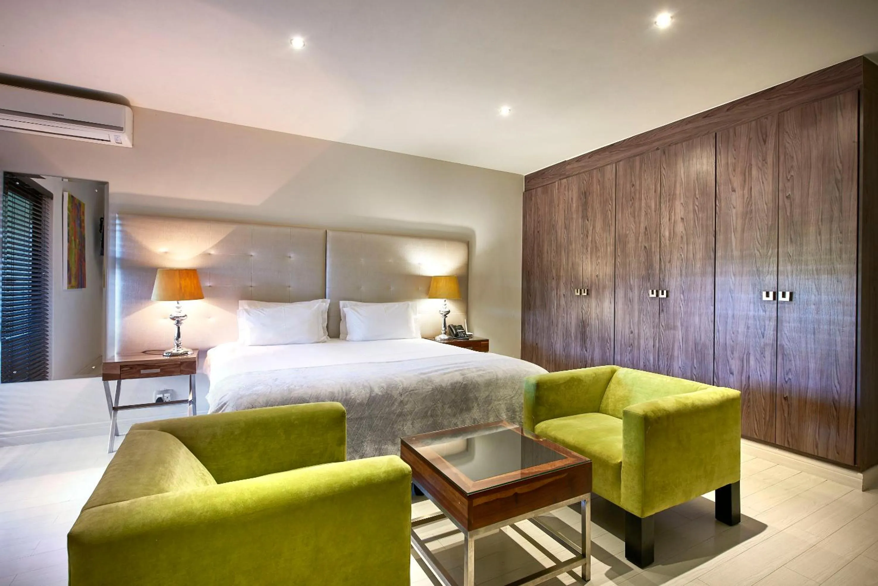 TV and multimedia, Bed in Dynasty Forest Sandown Self Catering Hotel