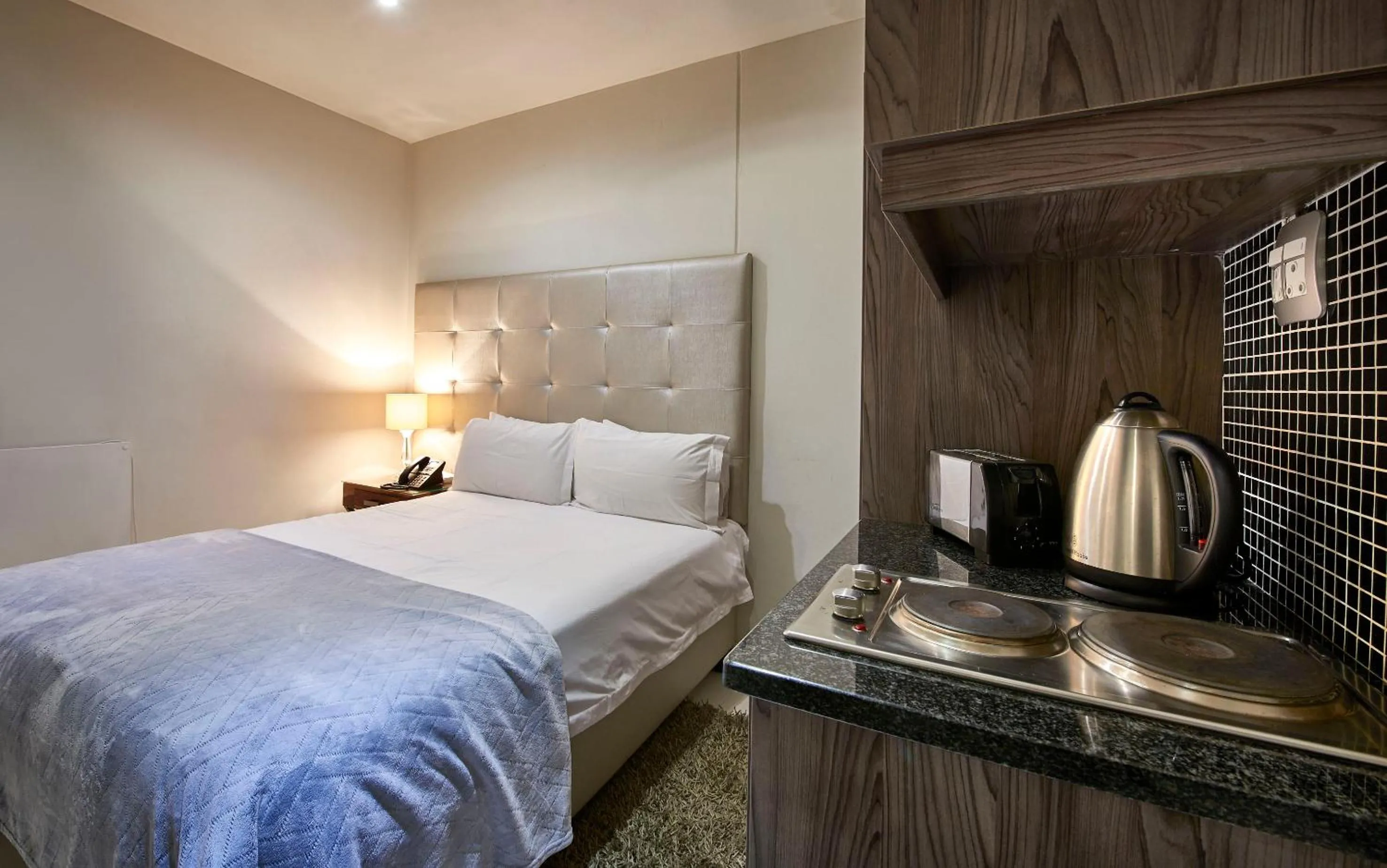 Shower, Bed in Dynasty Forest Sandown Self Catering Hotel