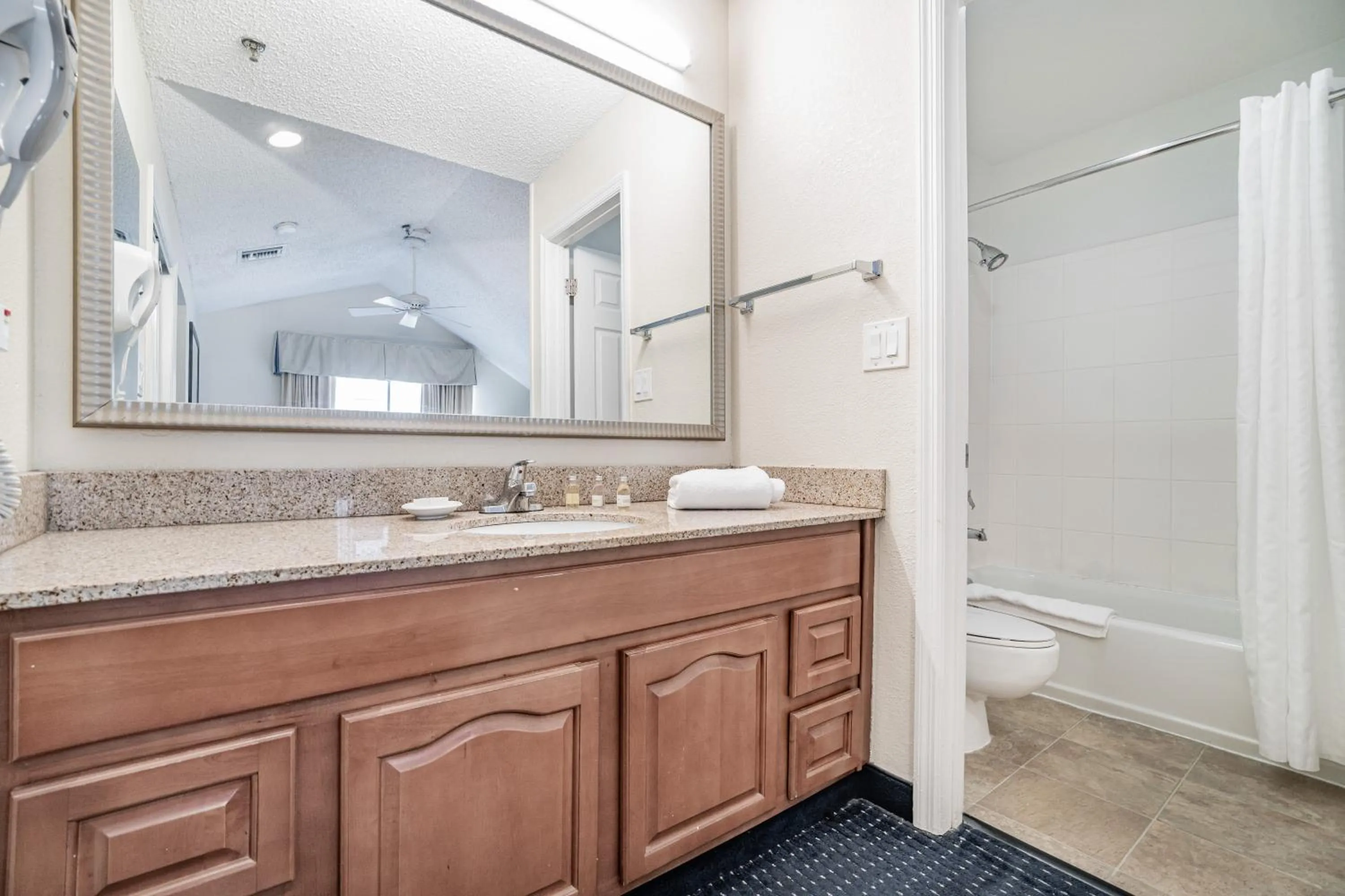 Bathroom in Doral Inn & Suites Miami Airport West