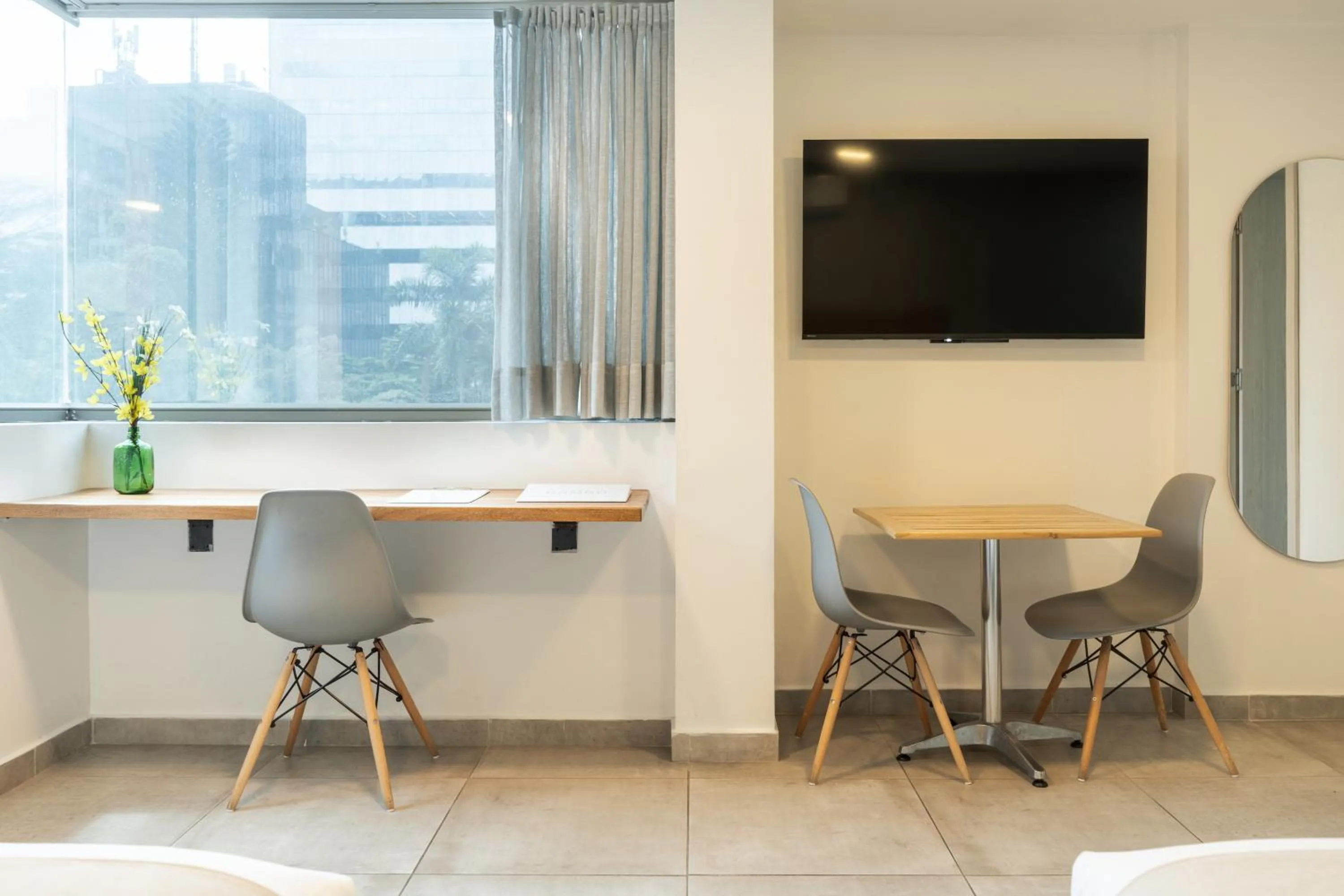 TV and multimedia in Hotel Bambu Milla De Oro