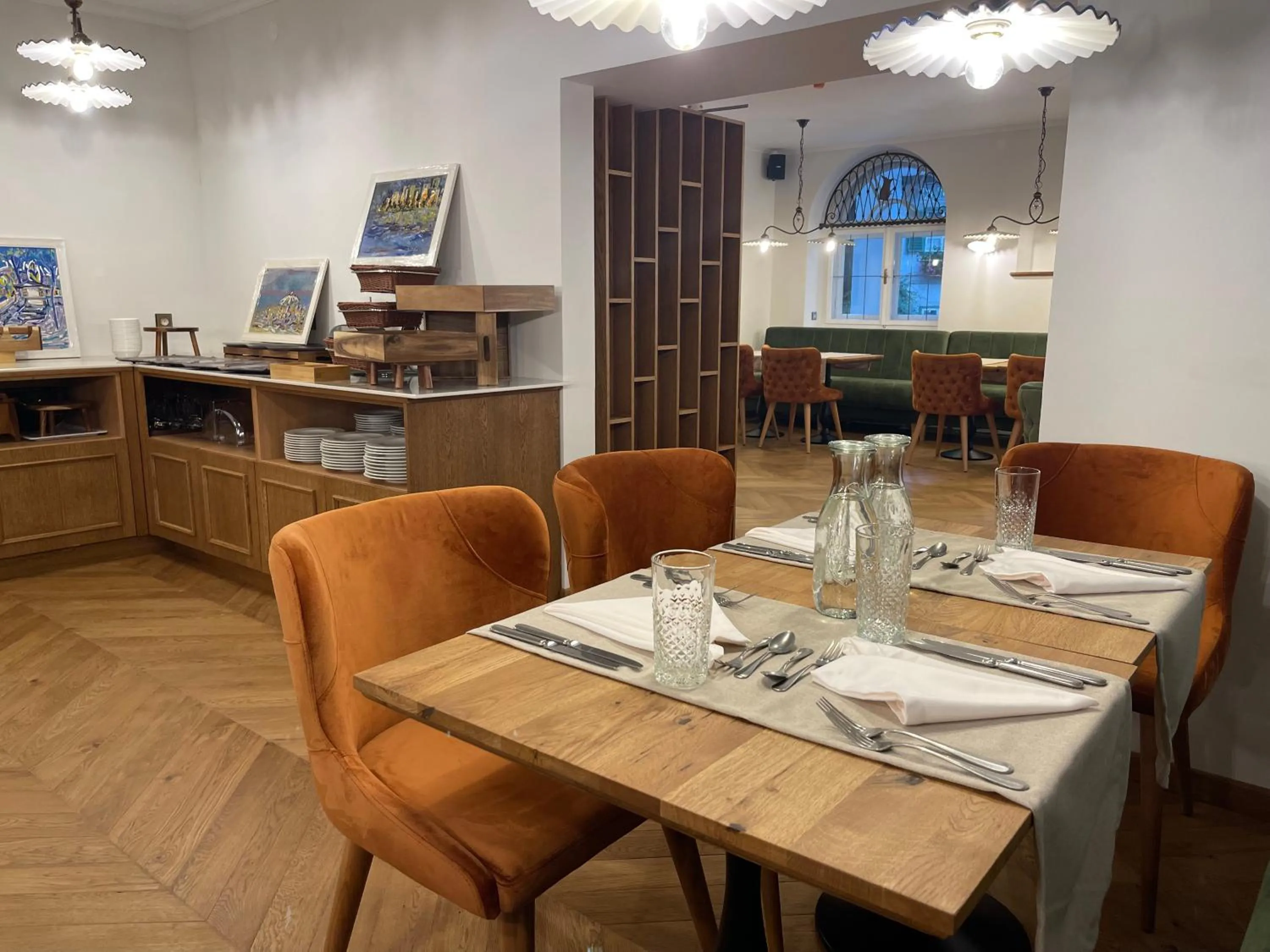 Restaurant/places to eat in Hotel Radetzky