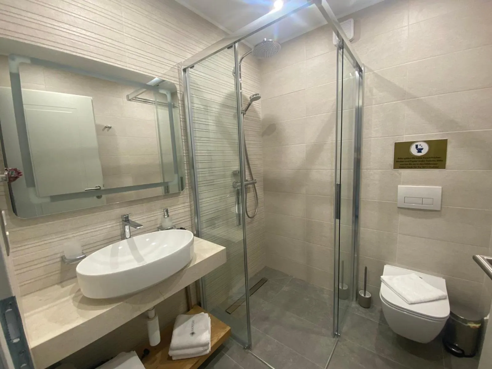 Bathroom in Hotel Radetzky