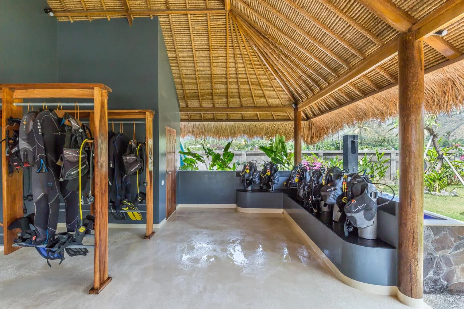 Diving in Emocean Beach Boutique Dive Resort