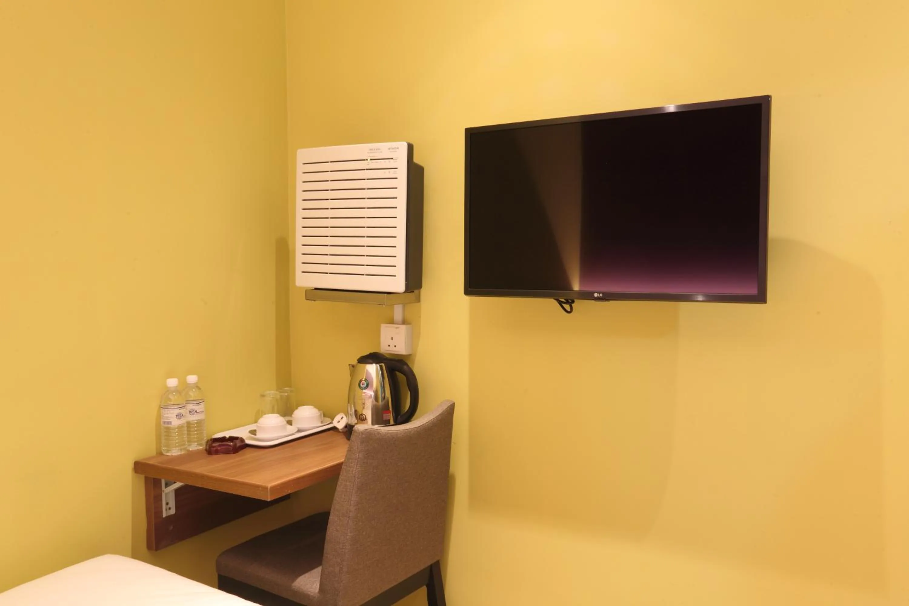 TV and multimedia in YEE HOTEL Permas Jaya