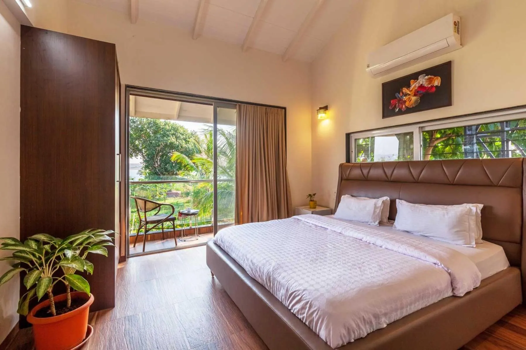 Luna Villa by StayVista - Lakeside charm with Terrace, Lush lawn & Modern decor