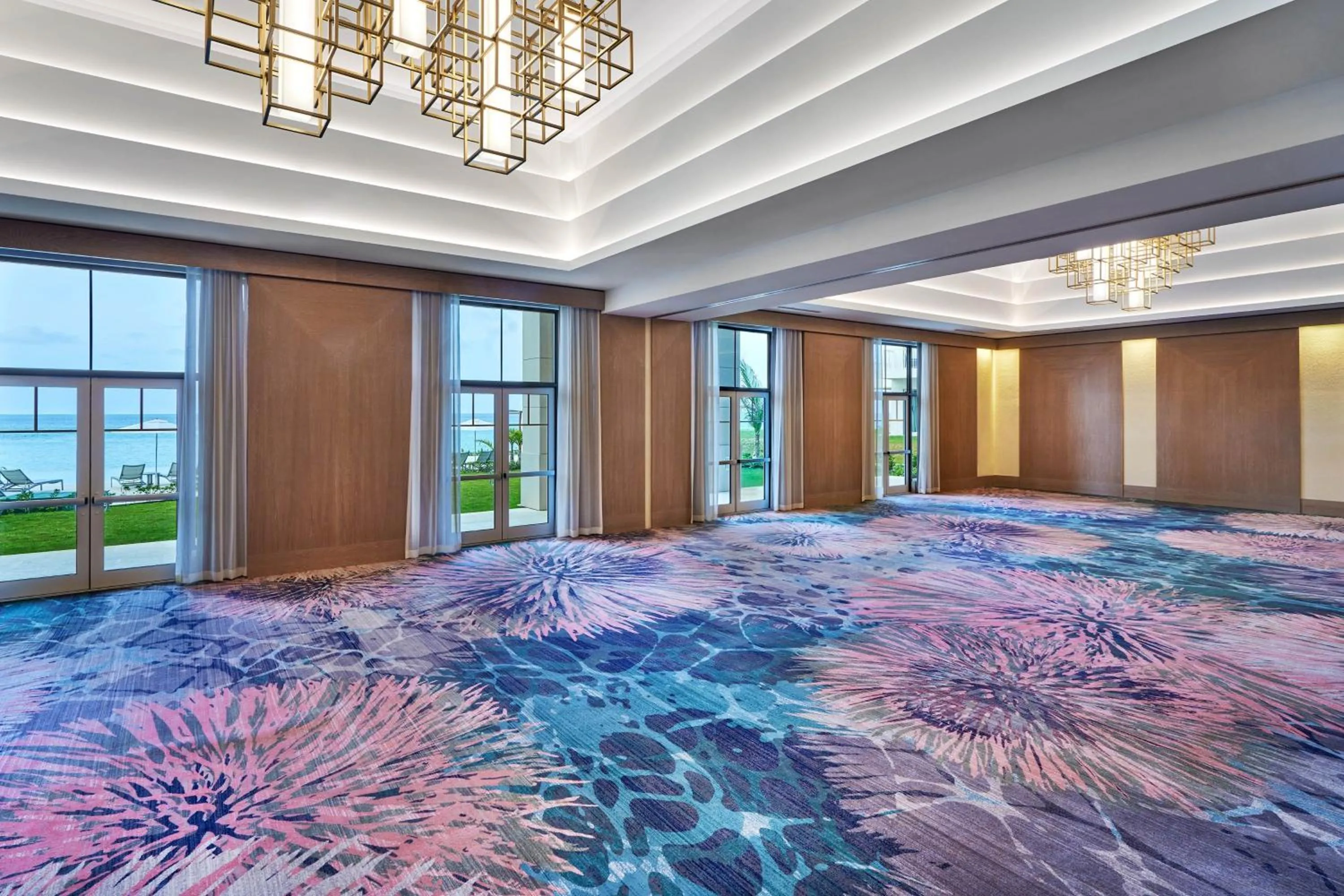 Meeting/conference room, Bed in The St. Regis Bermuda Resort