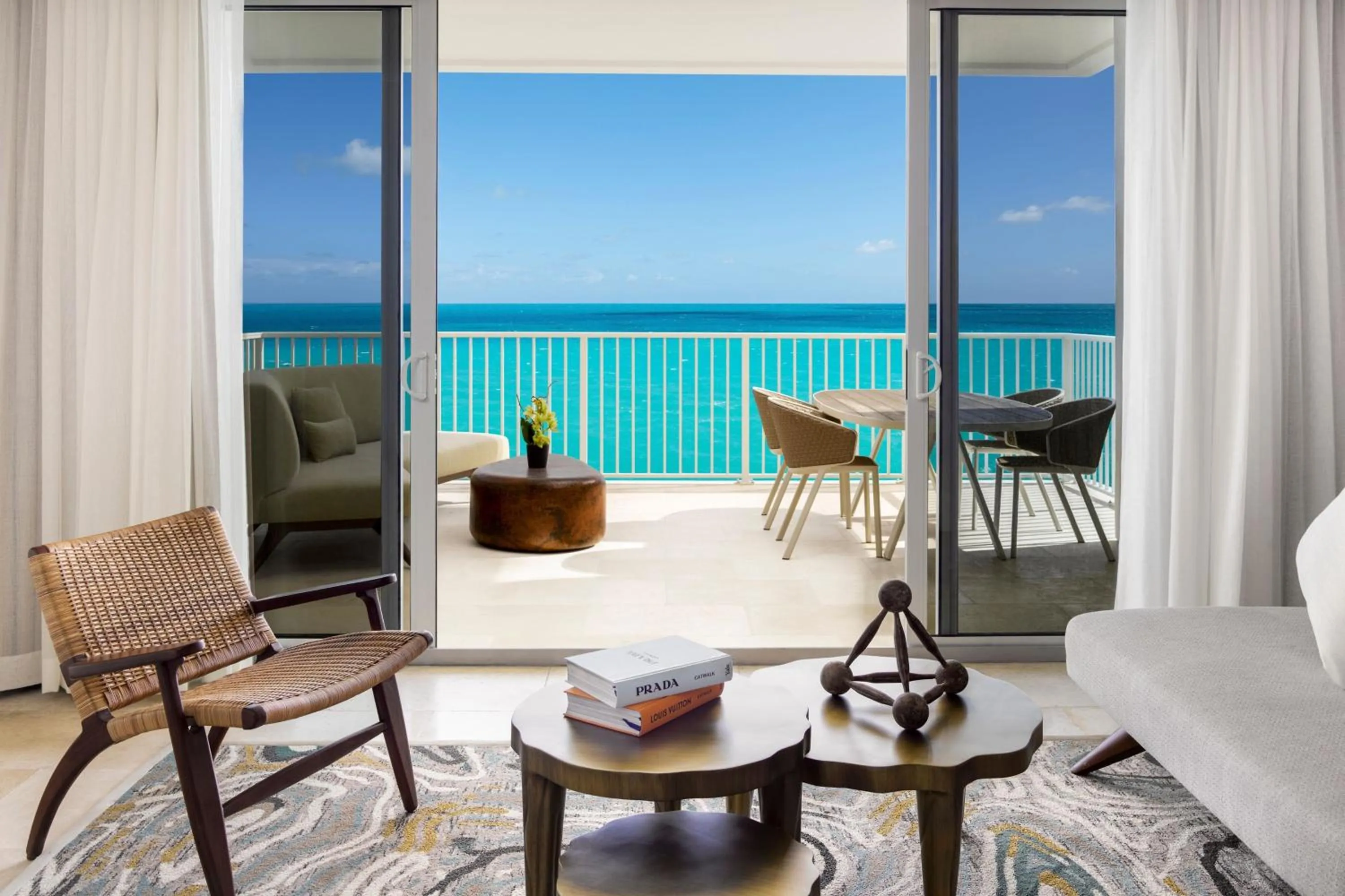 Living room in The St. Regis Bermuda Resort