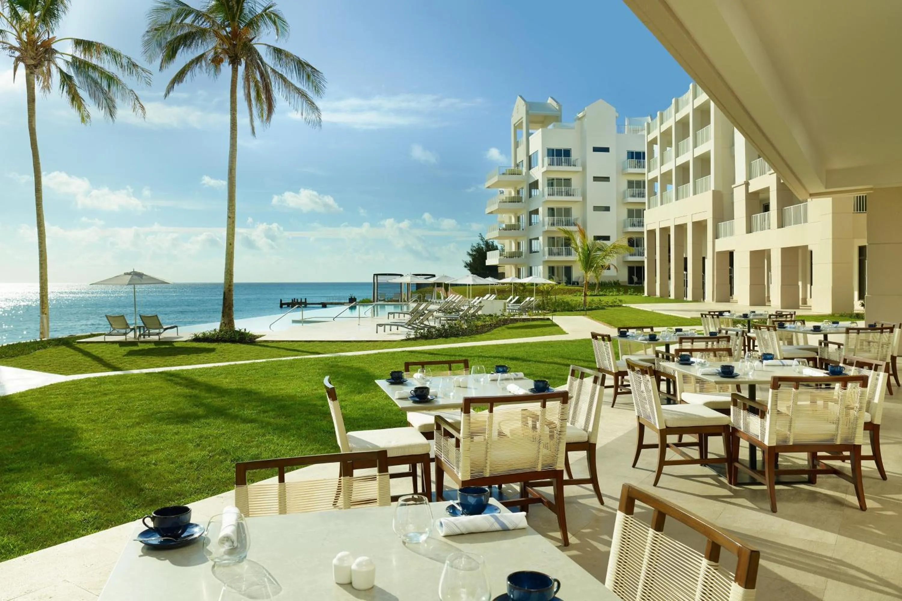 Restaurant/places to eat in The St. Regis Bermuda Resort