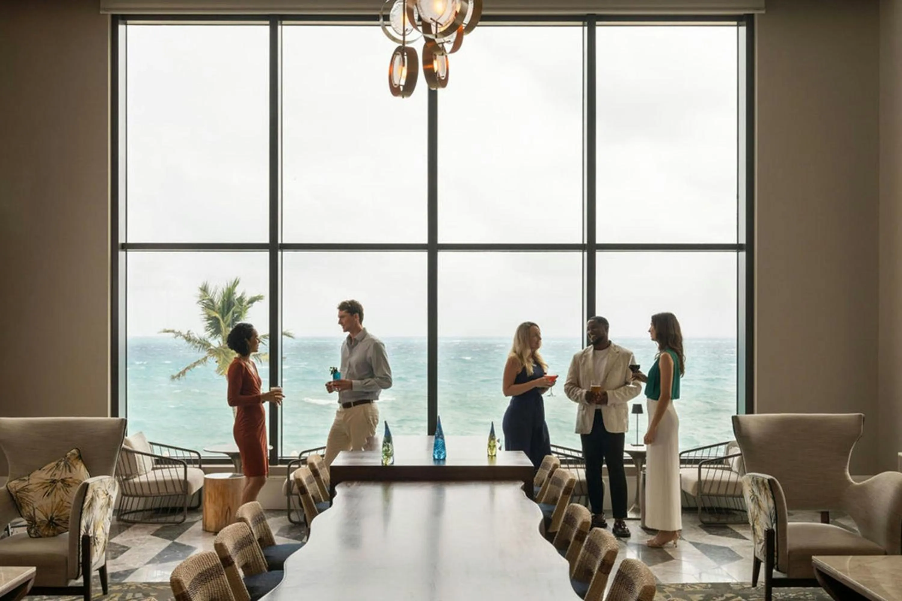 Lounge or bar in The St. Regis Bermuda Resort