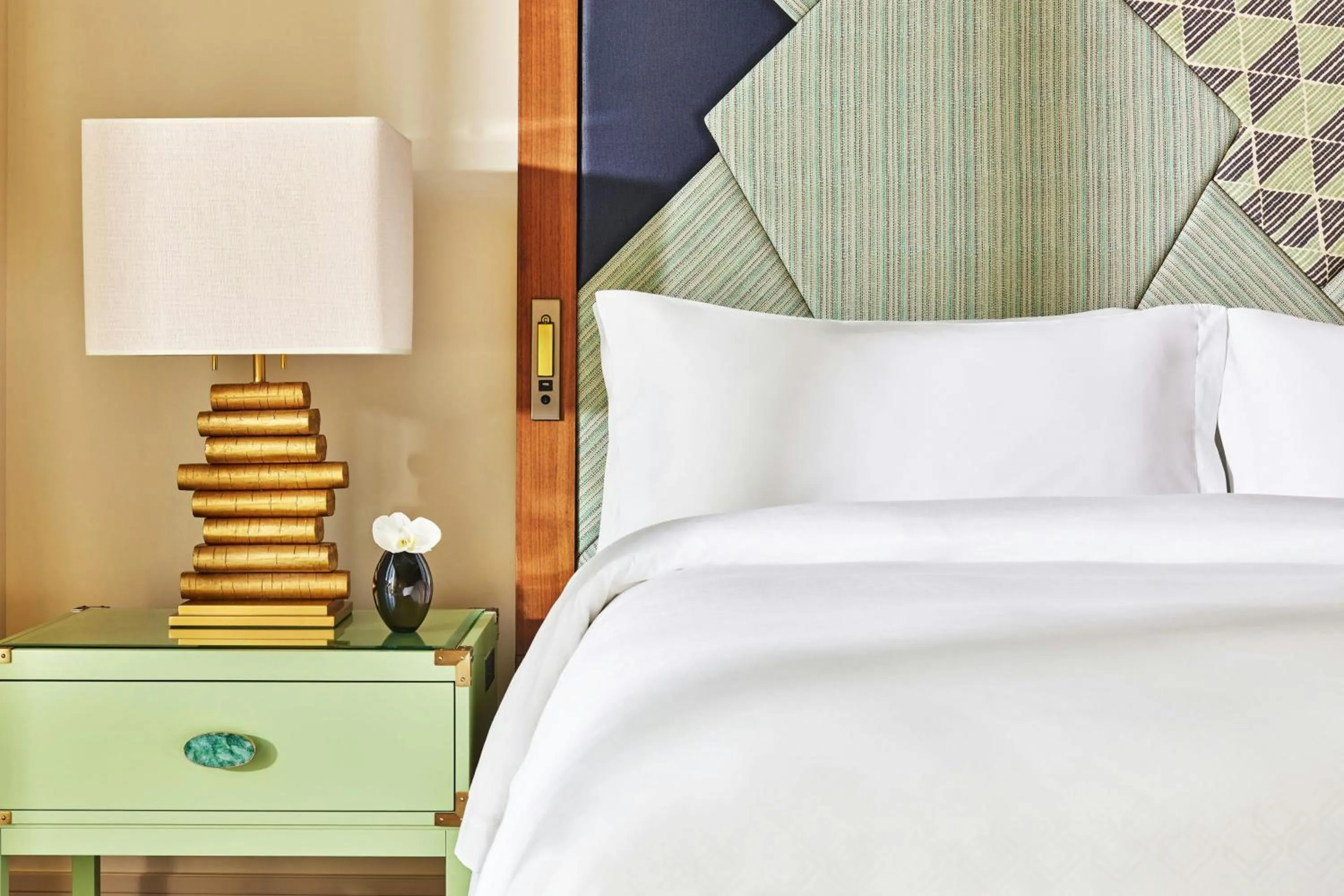 Photo of the whole room, Bed in The St. Regis Bermuda Resort