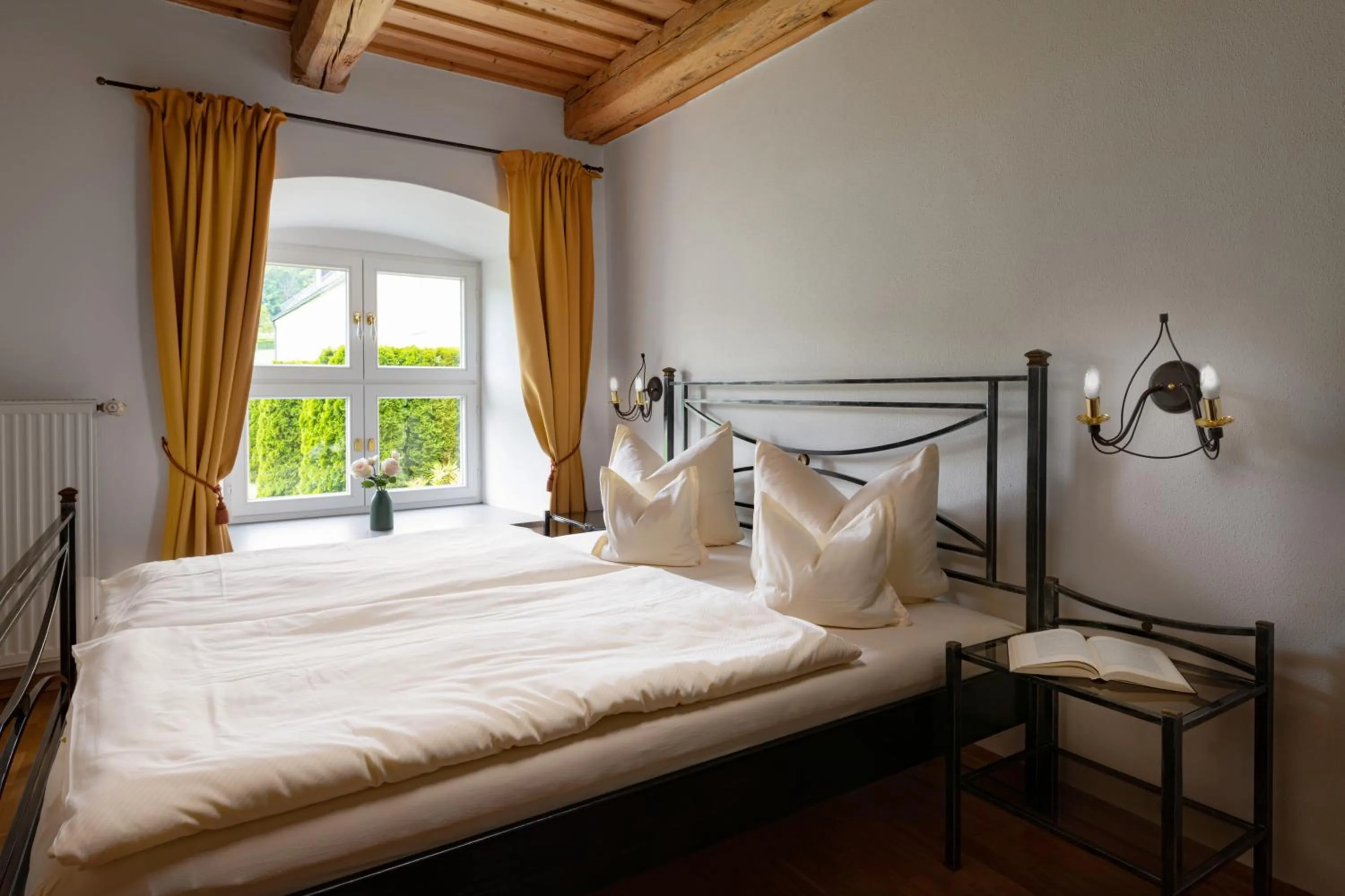 Bed in Klosterhof St. Salvator