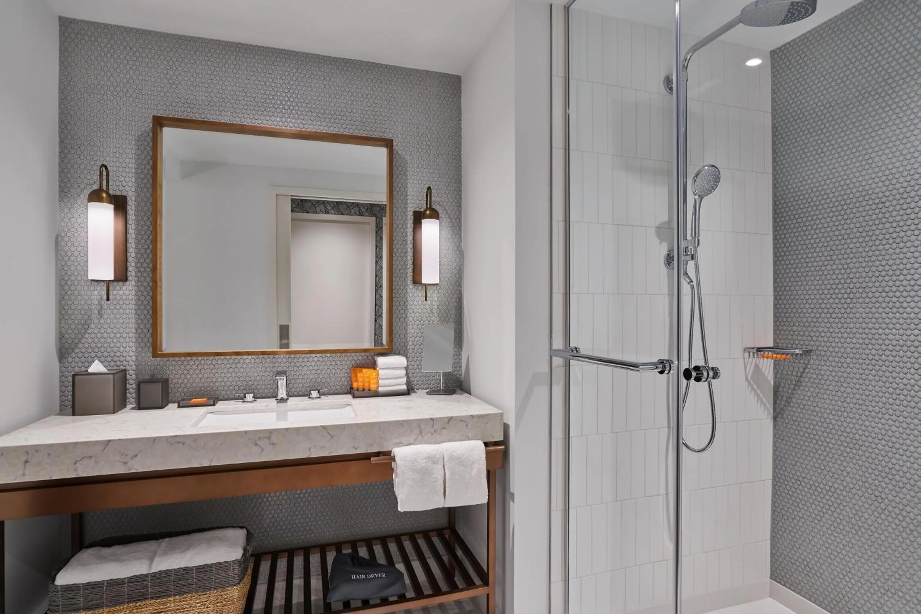 Bathroom in Walt Disney World Swan Reserve