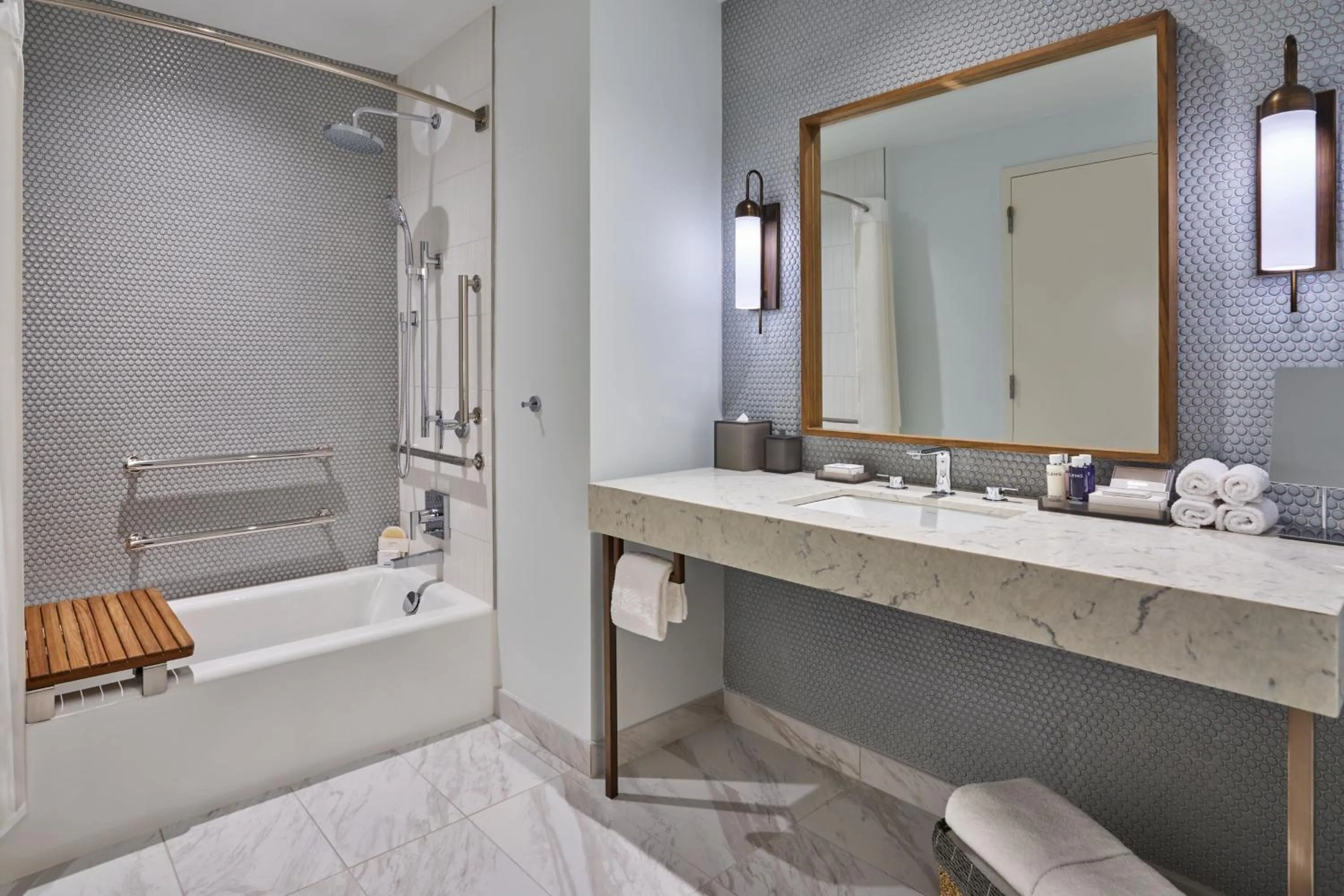 Bathroom in Walt Disney World Swan Reserve