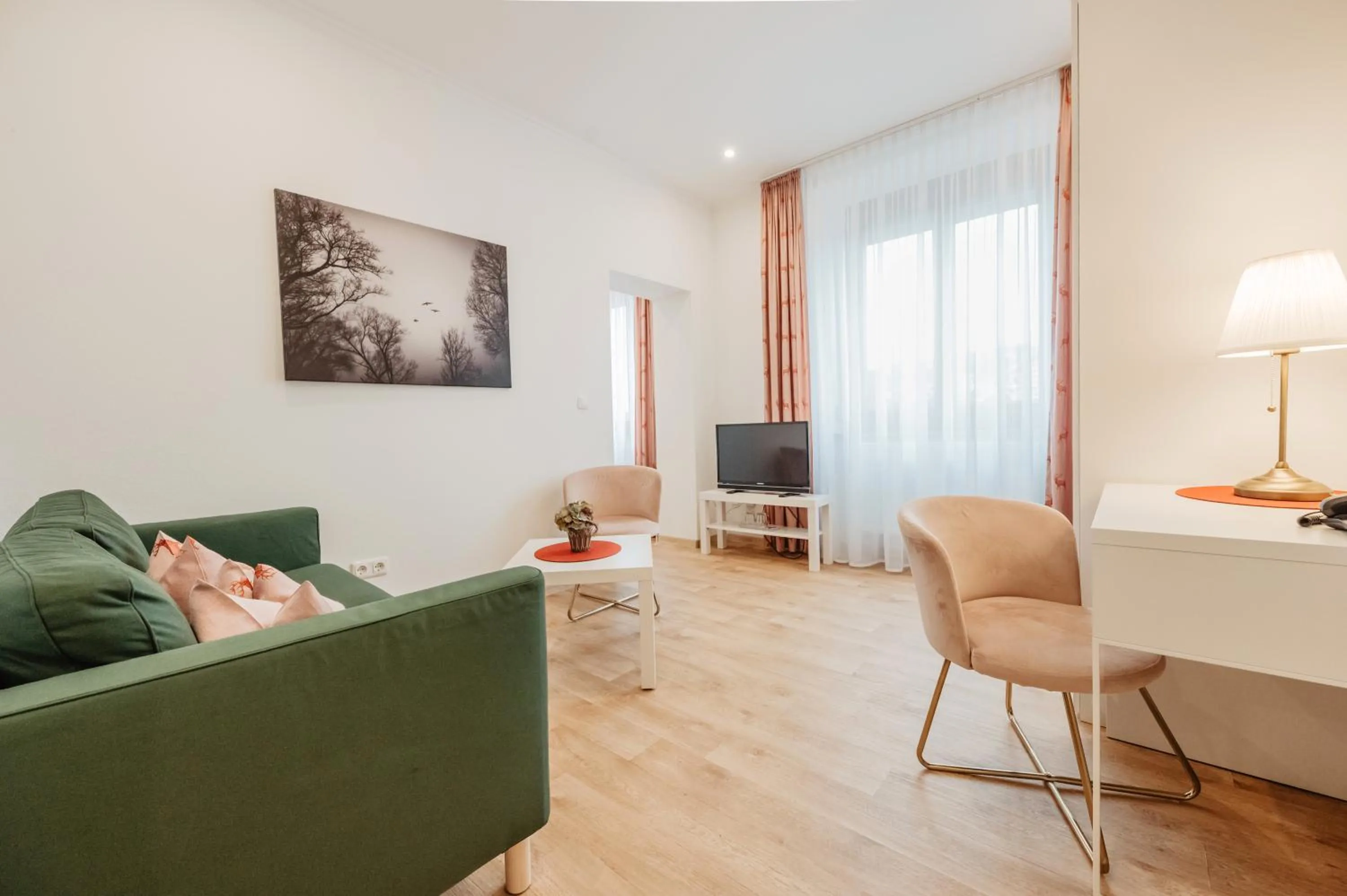 Living room in Hotel Restaurant Zum Goldenen Anker mit Hallenbad & Wellnessbereich