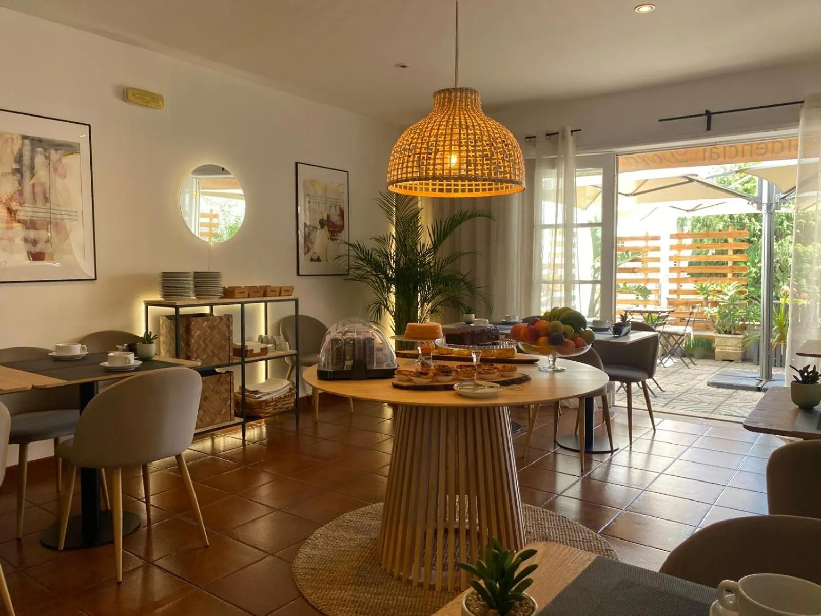 Food and drinks in Hotel Residencial Dora