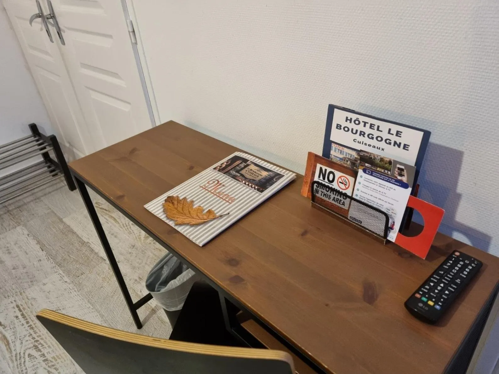 Bedroom in Hotel Le Bourgogne
