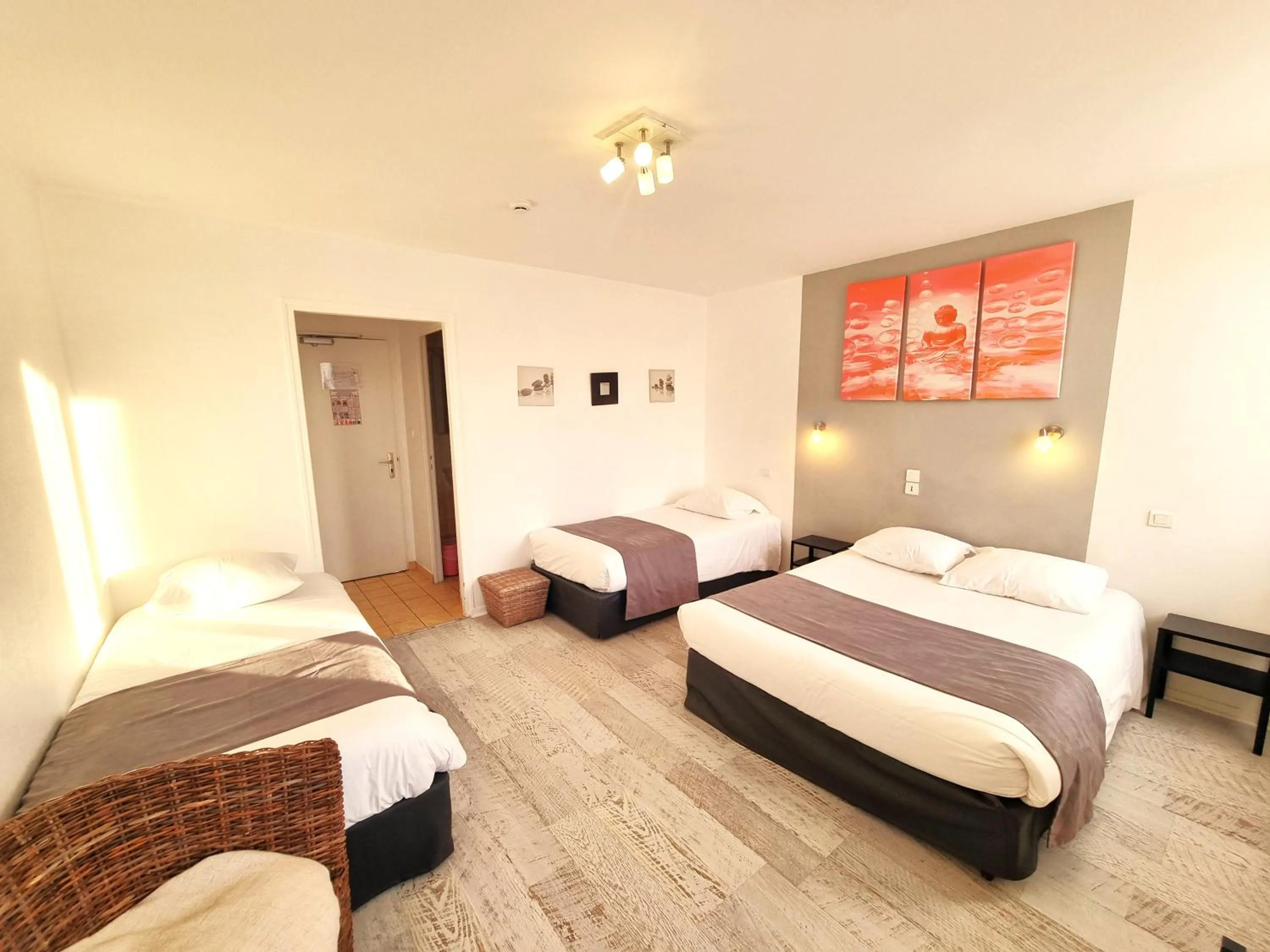 View (from property/room), Bed in Hotel Le Bourgogne