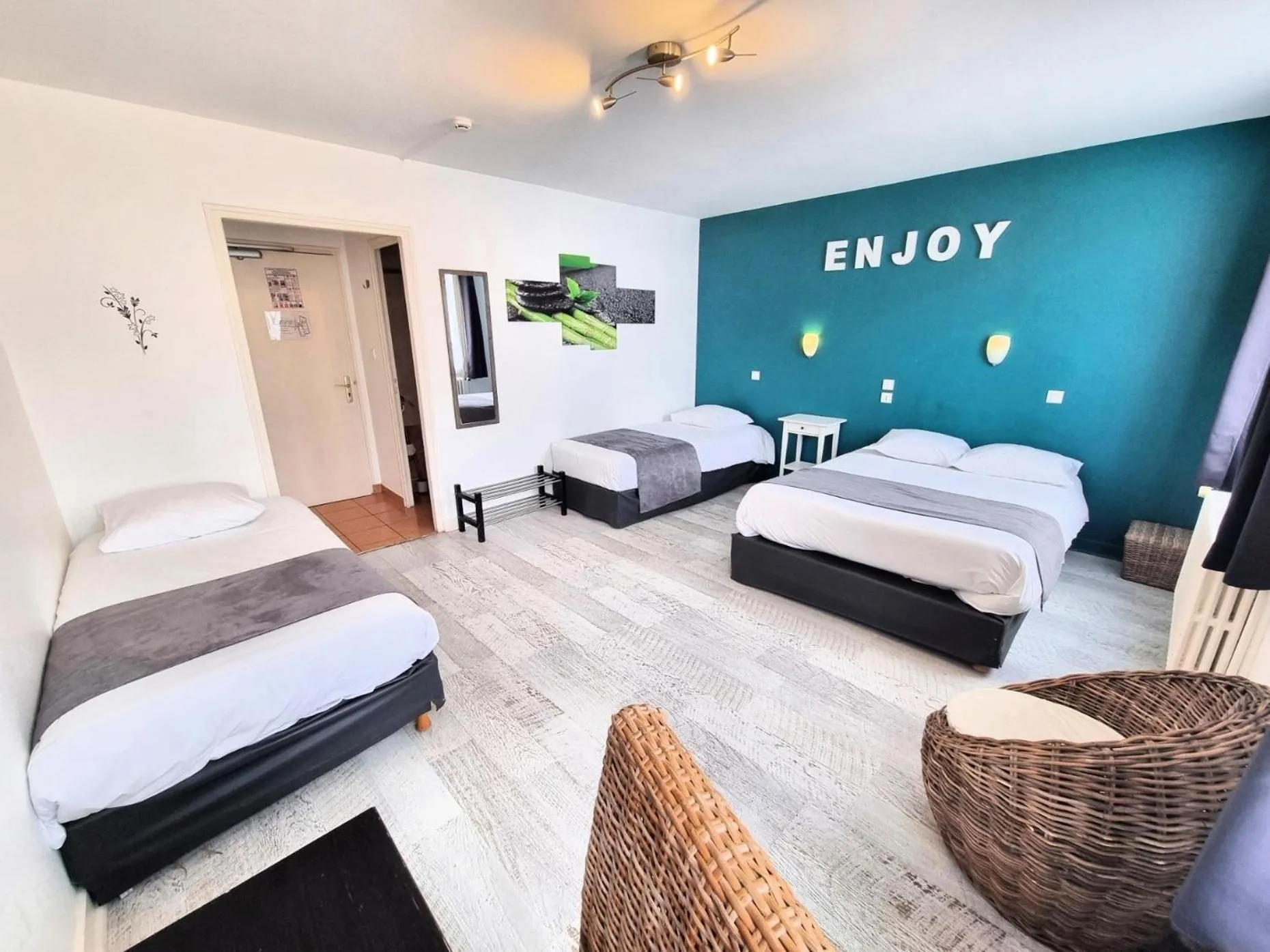 Bed in Hotel Le Bourgogne