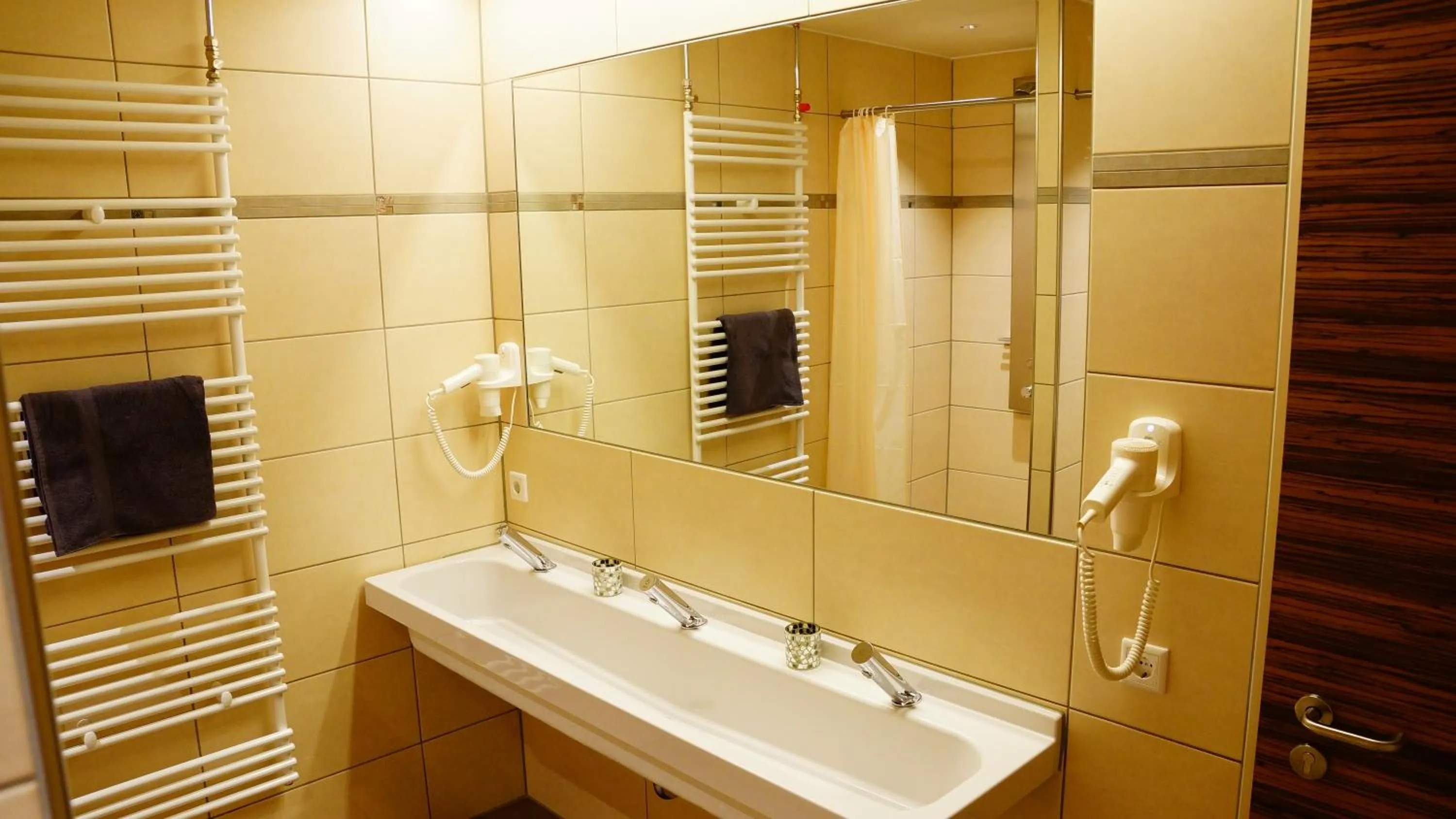 Bathroom in Bavaria City Hostel - Design Hostel