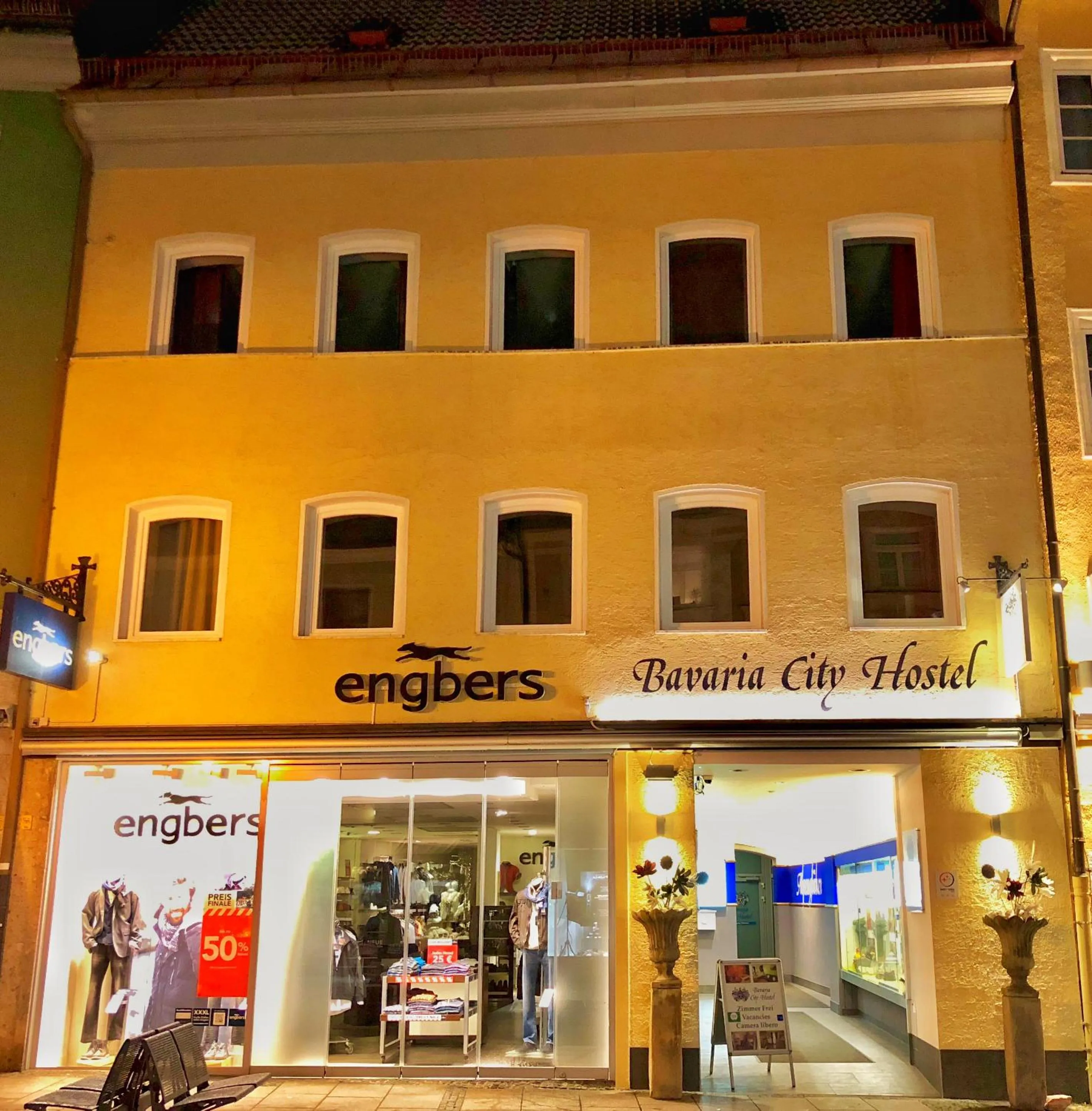 Facade/entrance in Bavaria City Hostel - Design Hostel