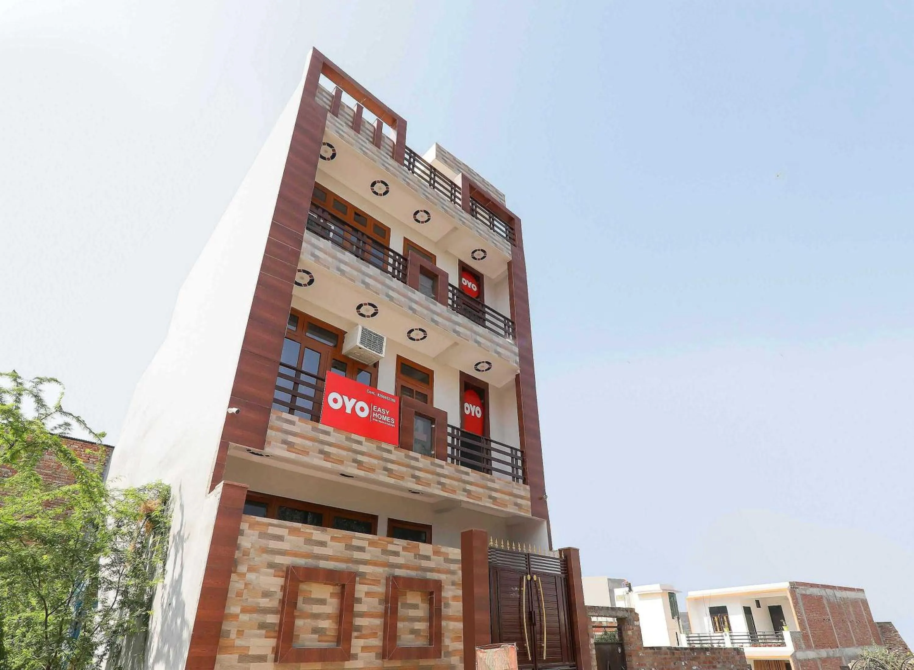 Facade/entrance in Hotel O by OYO Prime Stayzz