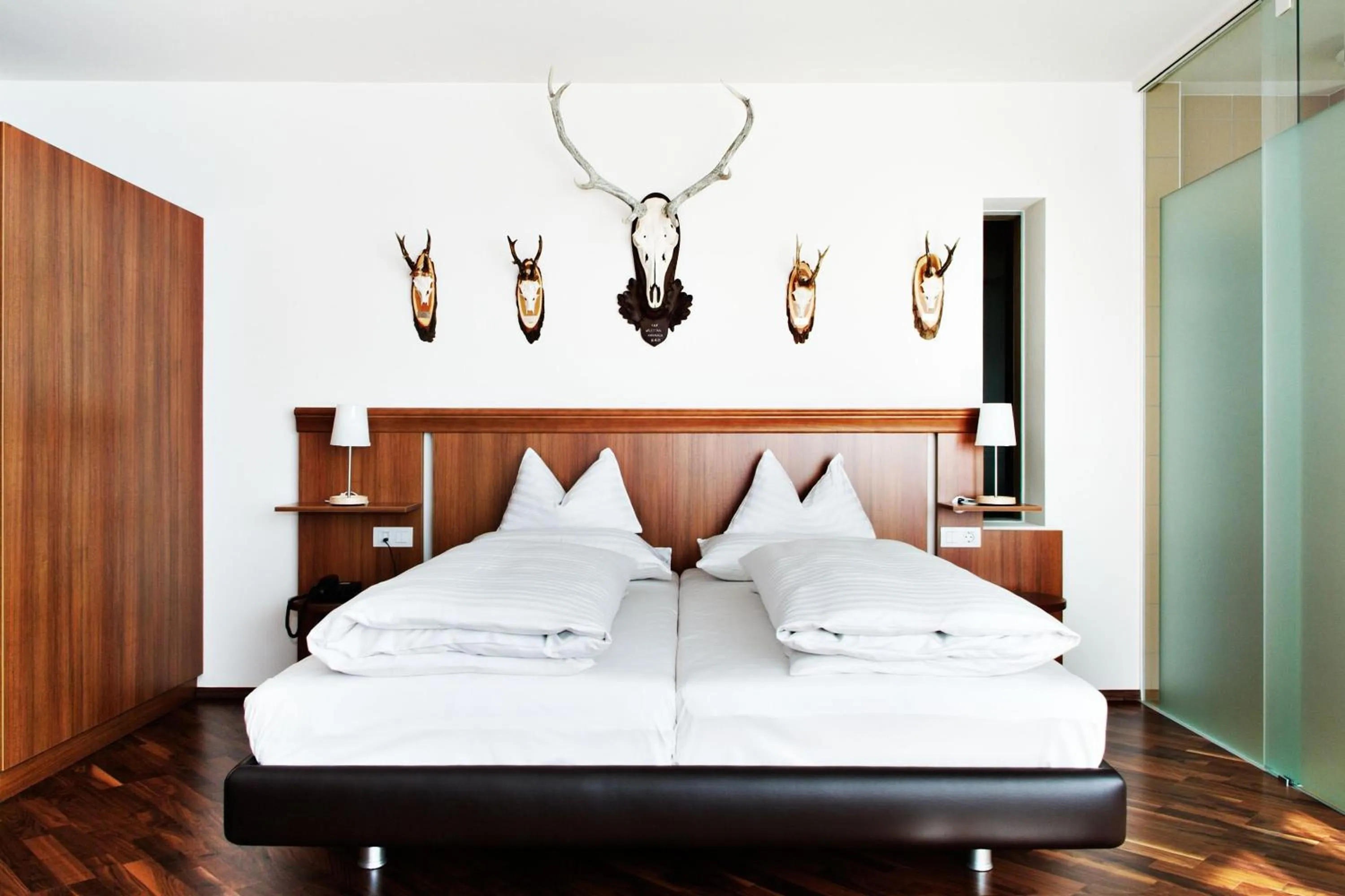 Photo of the whole room, Bed in Casinohotel Velden