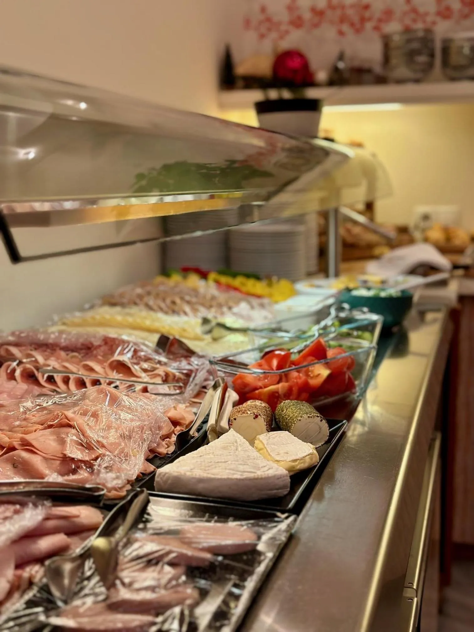 Buffet breakfast in Casinohotel Velden