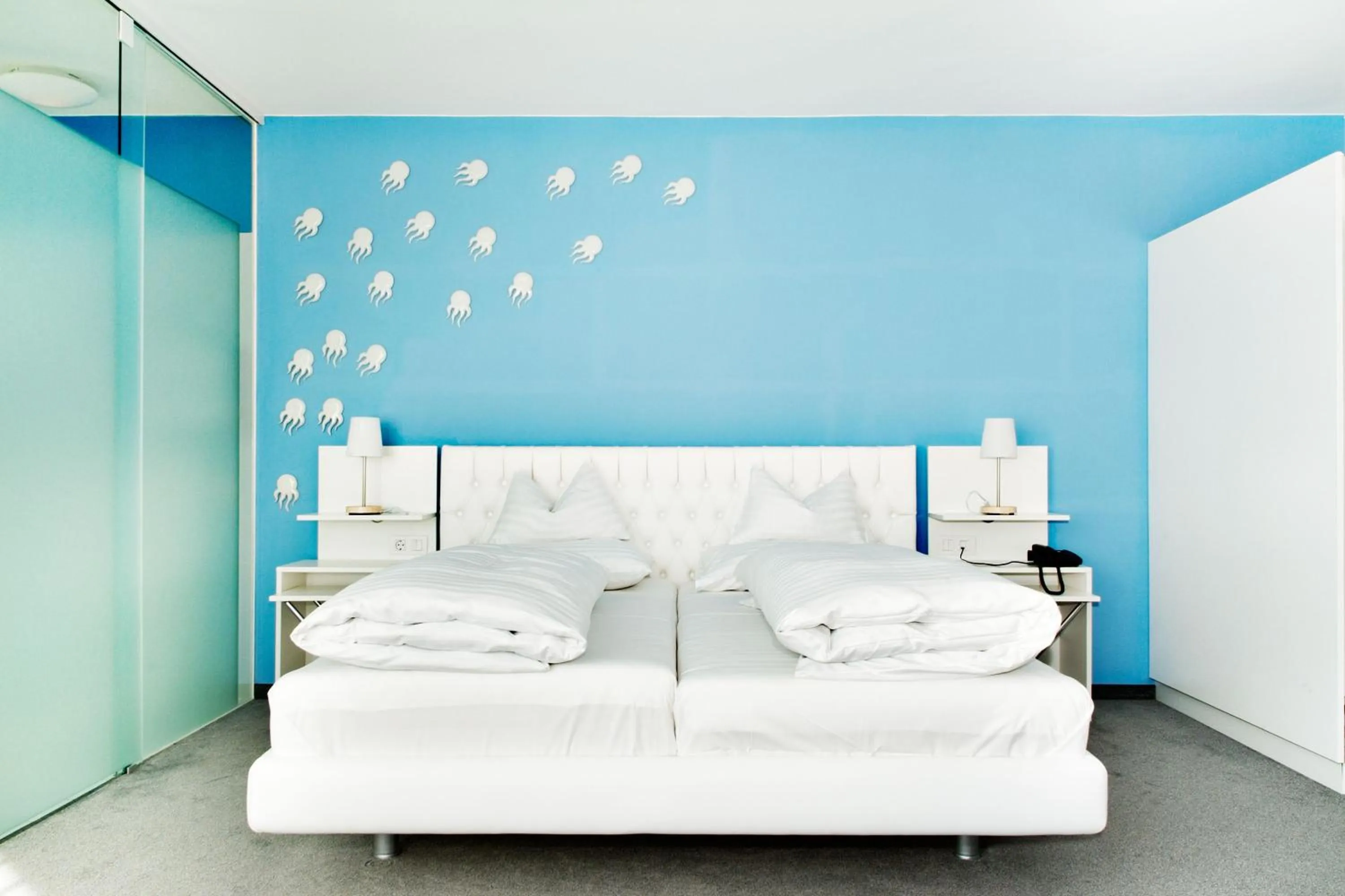 Photo of the whole room, Bed in Casinohotel Velden