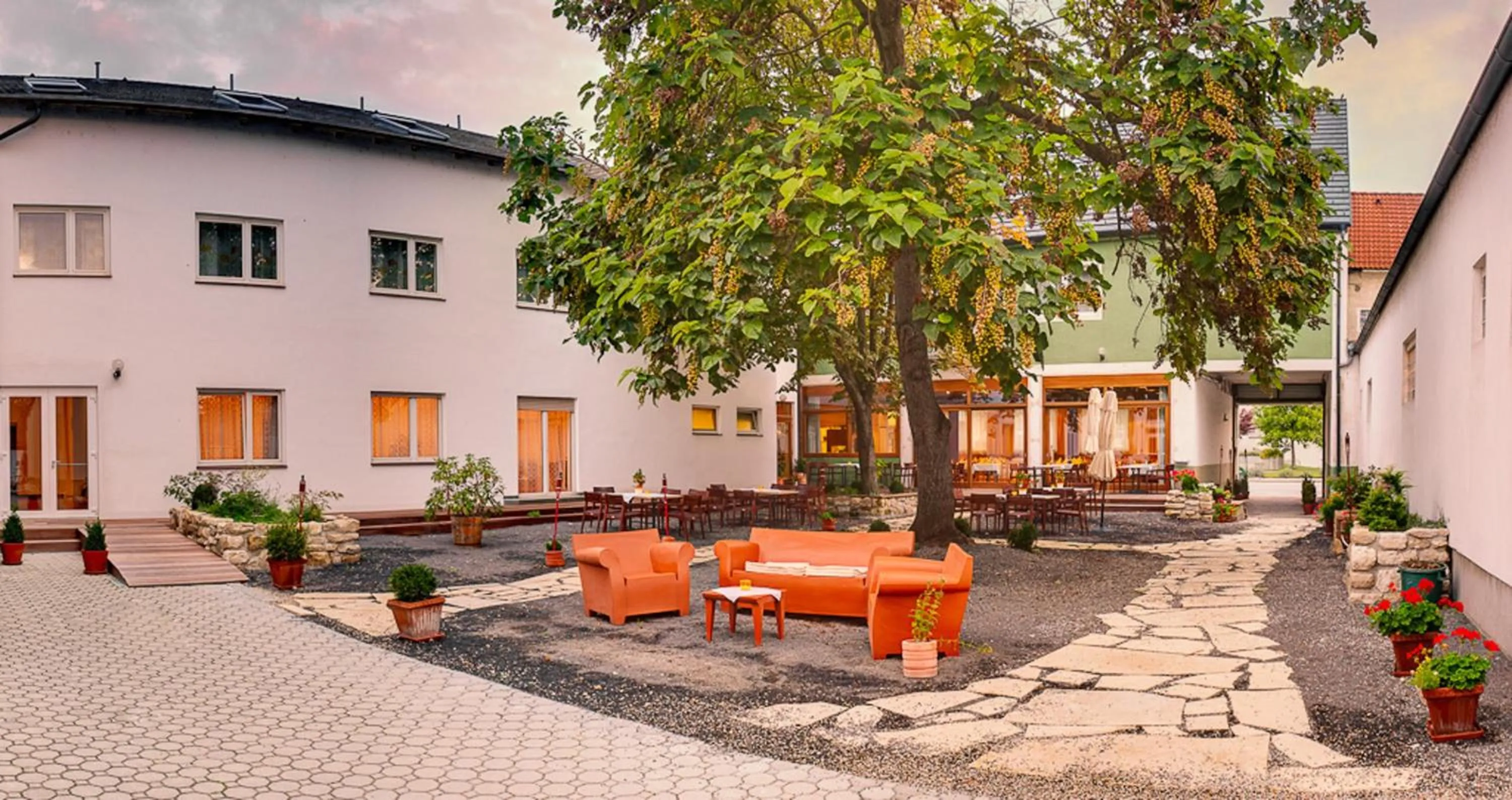 Facade/entrance in Hotel Zur Post