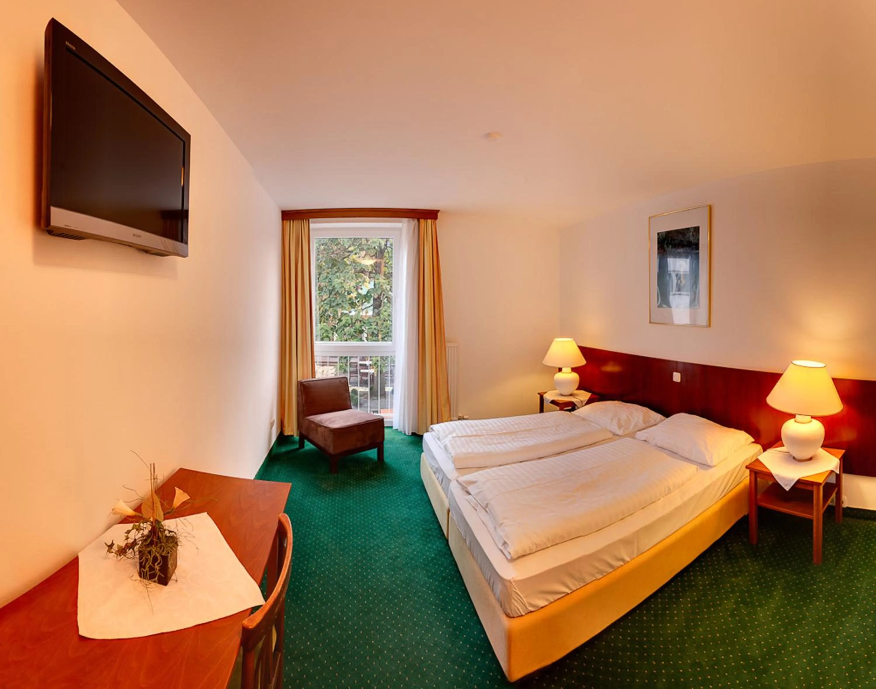 Photo of the whole room, Bed in Hotel Zur Post