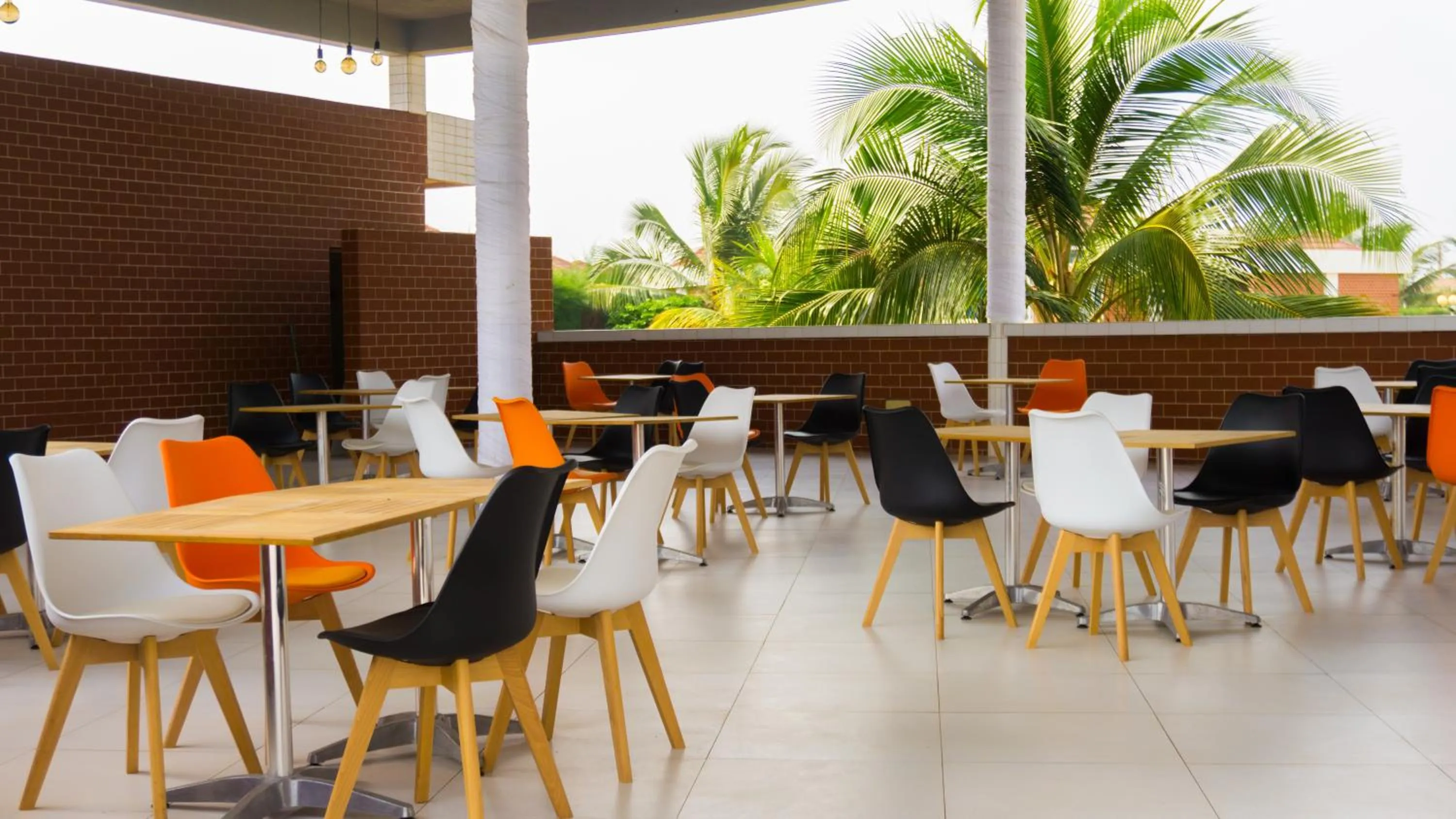 Restaurant/places to eat in Millenium Popo Beach Hotel