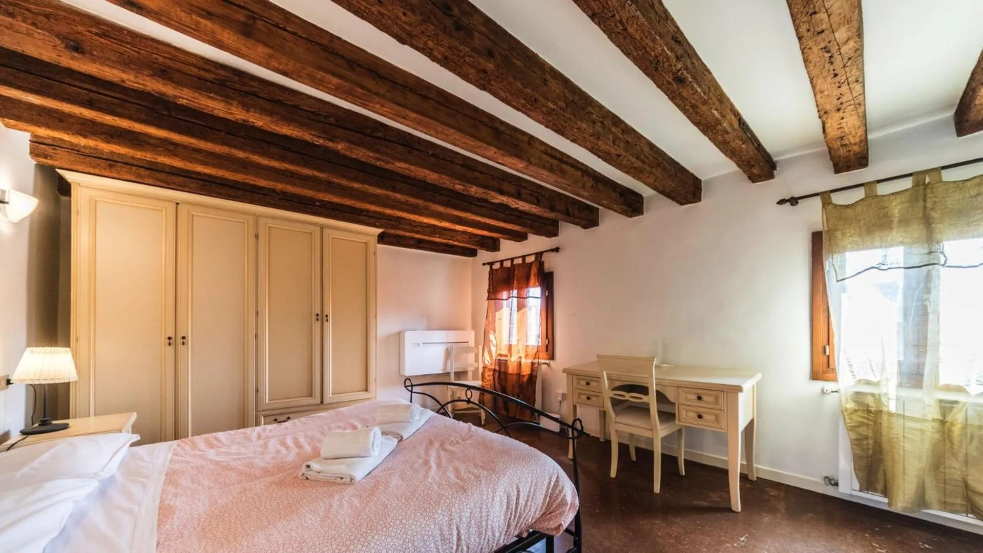 Bedroom, Bed in Residenza Al Mercato Grand Canal