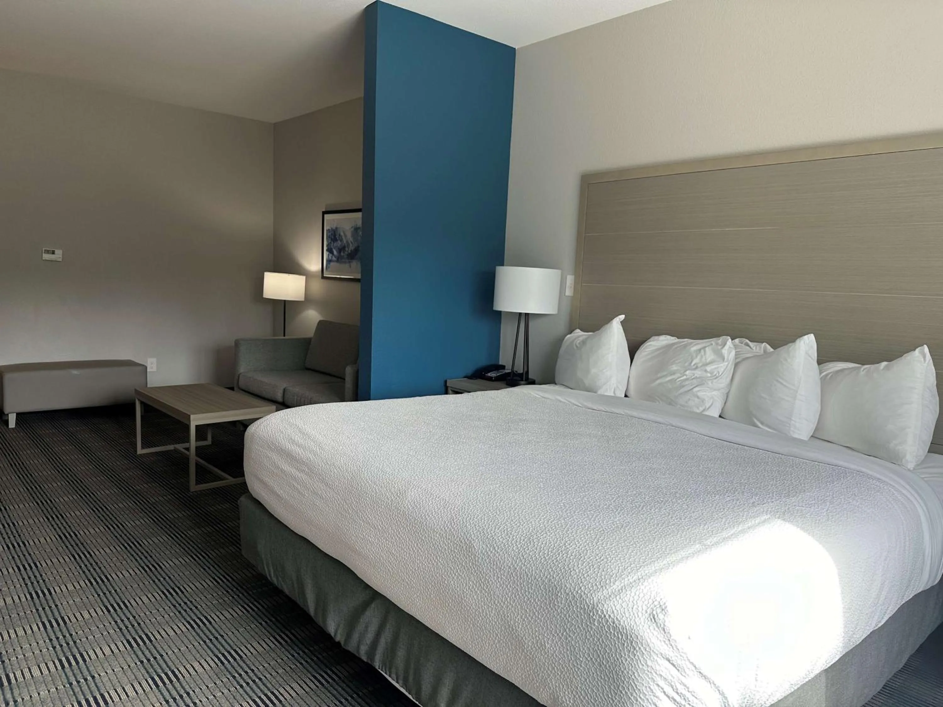 Photo of the whole room, Bed in Best Western Plus Chandler