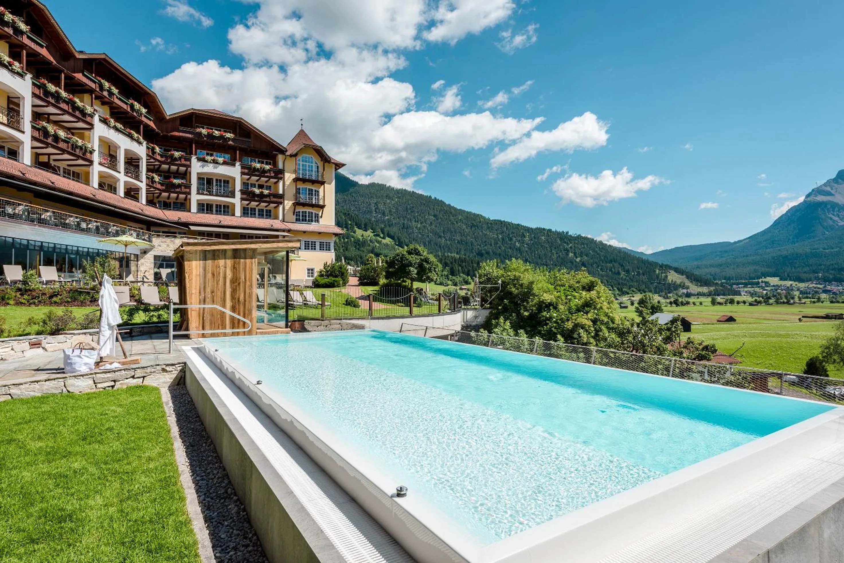 Property building in Hotel Post Lermoos