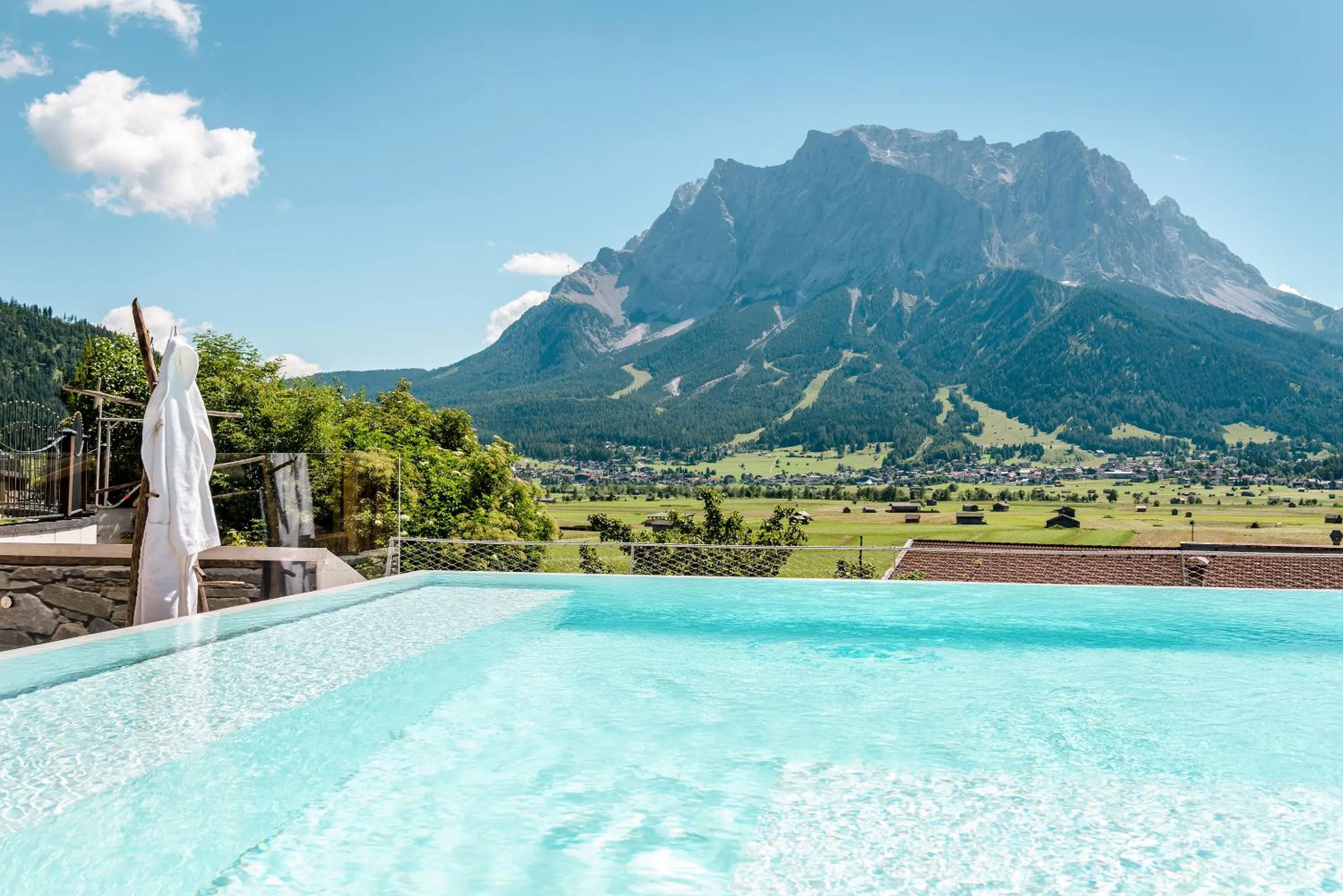 Swimming pool in Hotel Post Lermoos