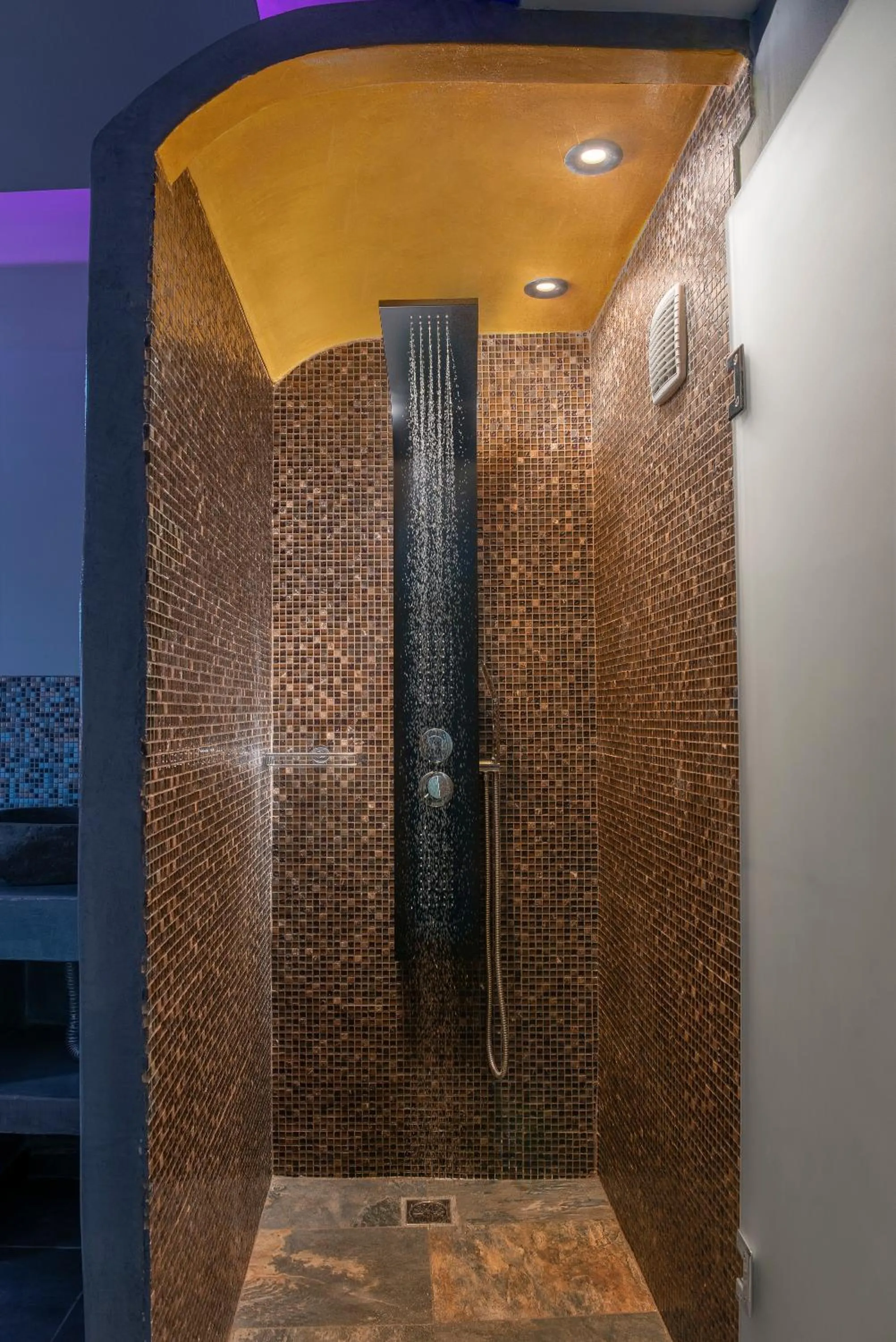 Bathroom in Sole d'oro Luxury Suites